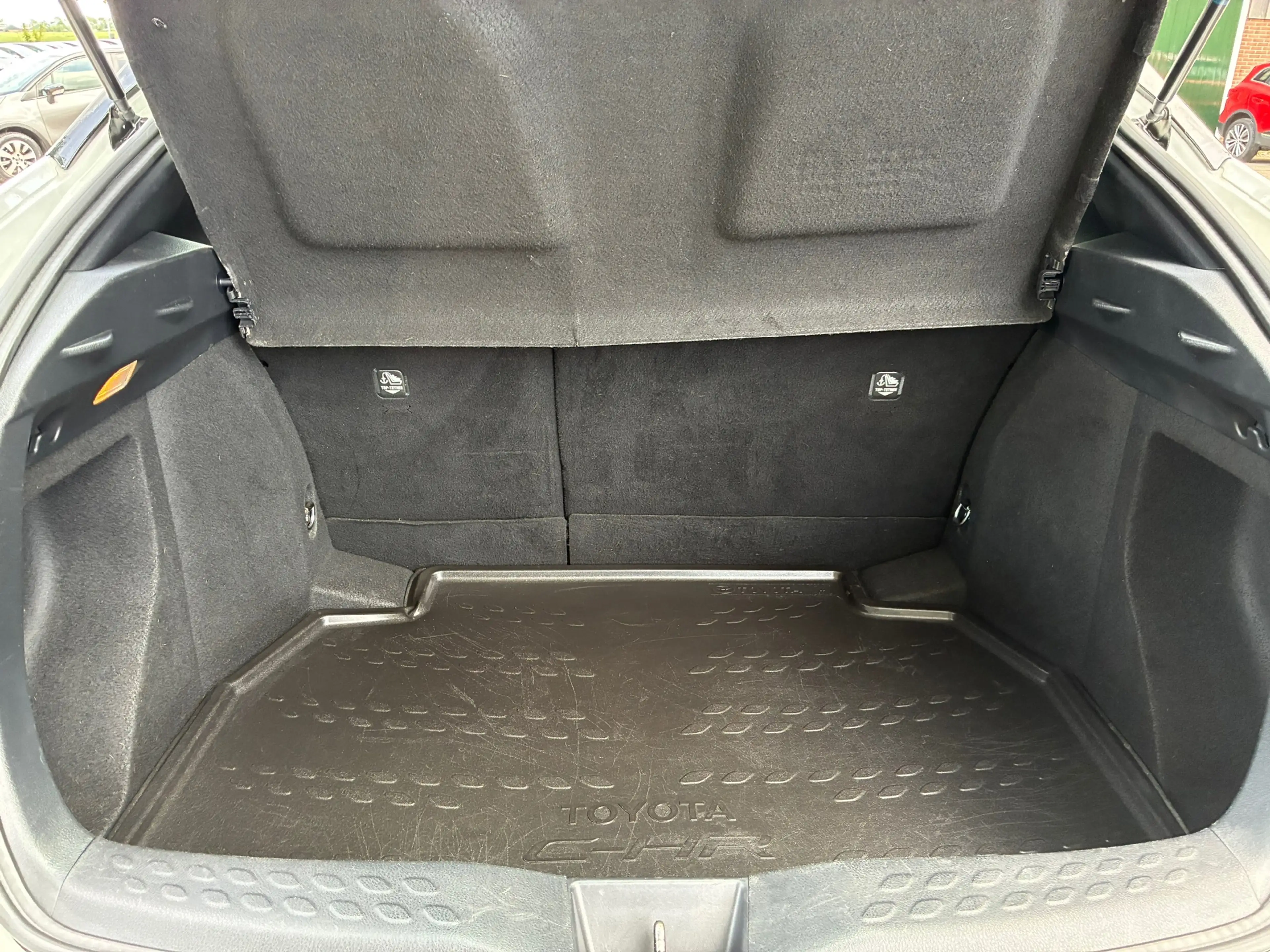Toyota C-HR 1.2 Dynamic | Navi + Camera + Clima + Cruise Nu €1 — photo 7