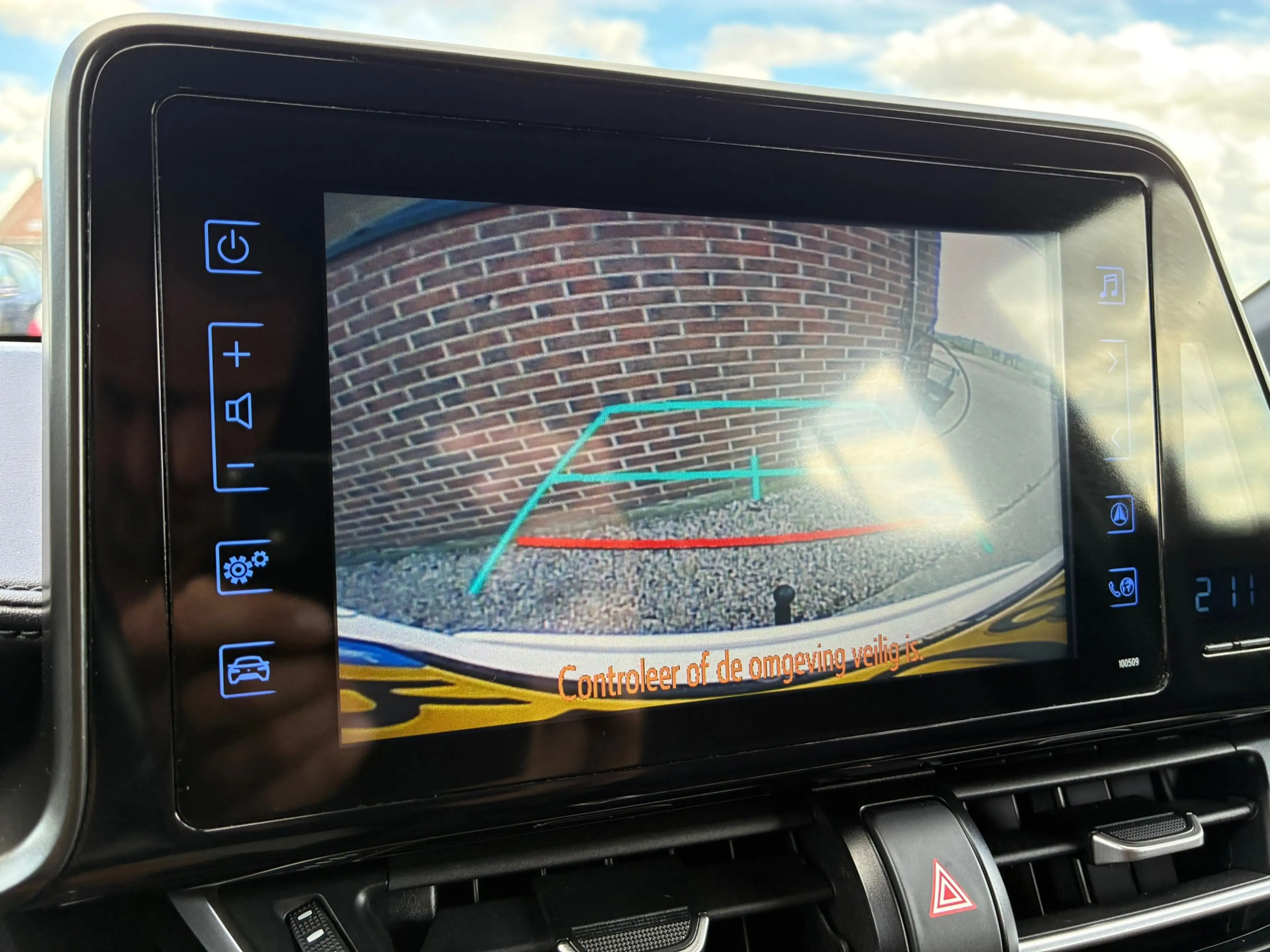 Toyota C-HR 1.2 Dynamic | Navi + Camera + Clima + Cruise Nu €1 — photo 19