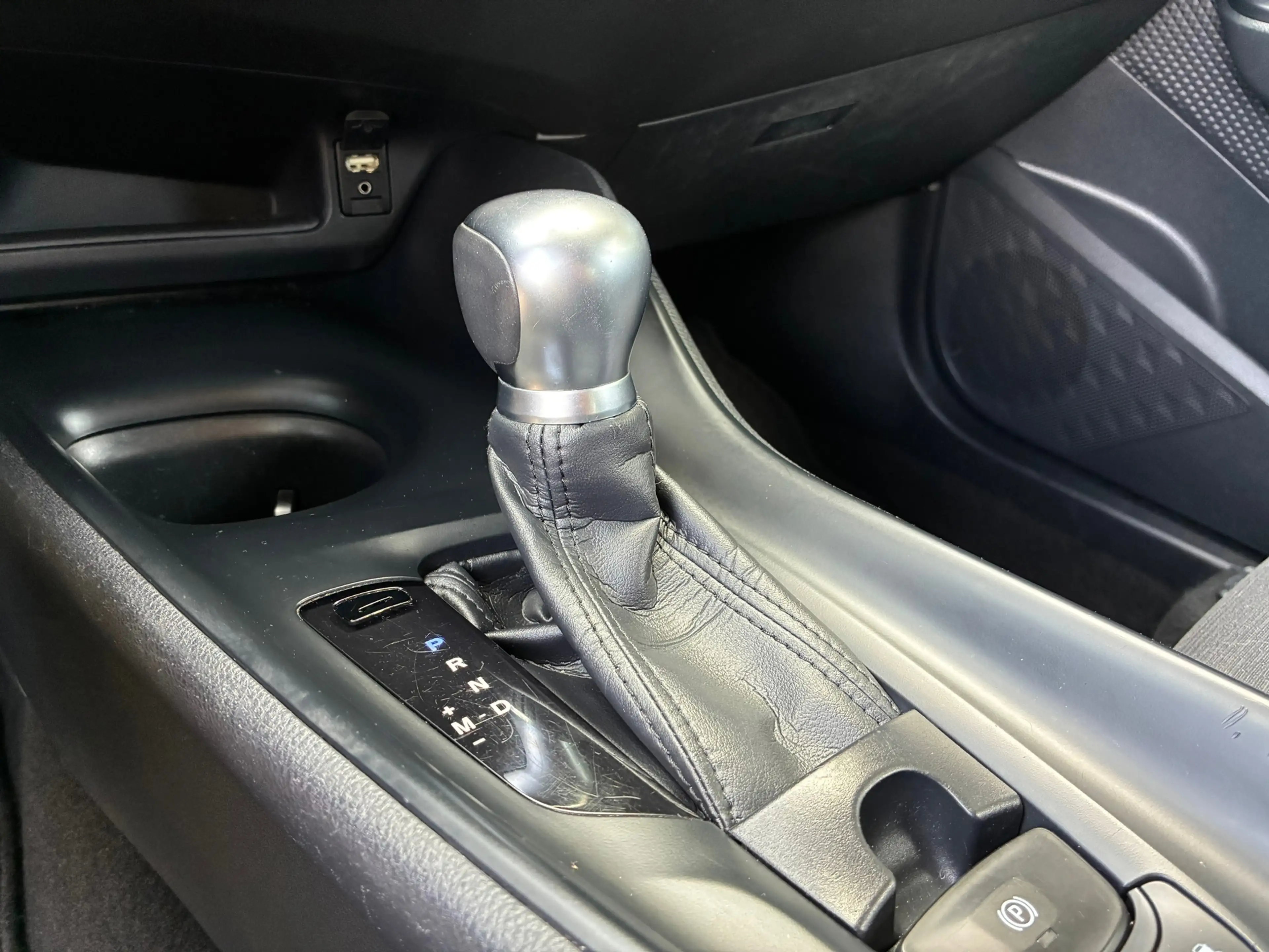 Toyota C-HR 1.2 Dynamic | Navi + Camera + Clima + Cruise Nu €1 — photo 16