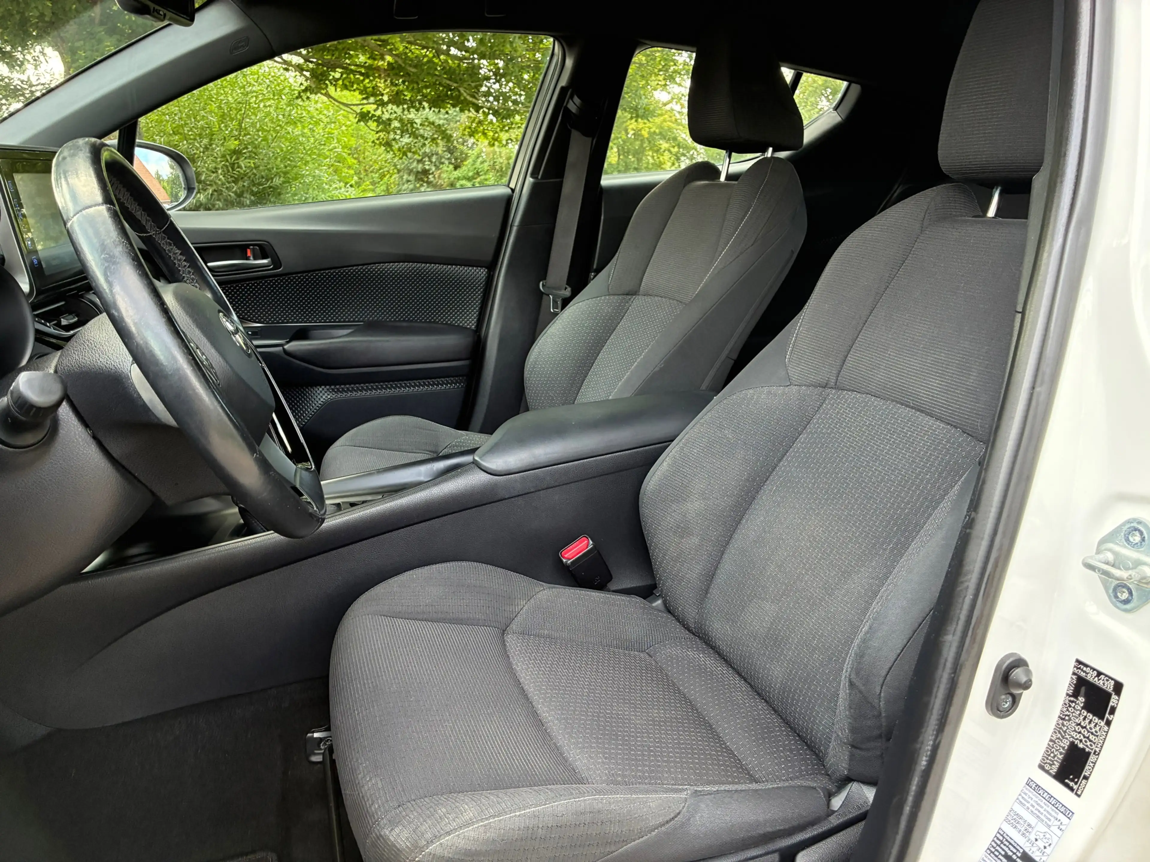 Toyota C-HR 1.2 Dynamic | Navi + Camera + Clima + Cruise Nu €1 — photo 11