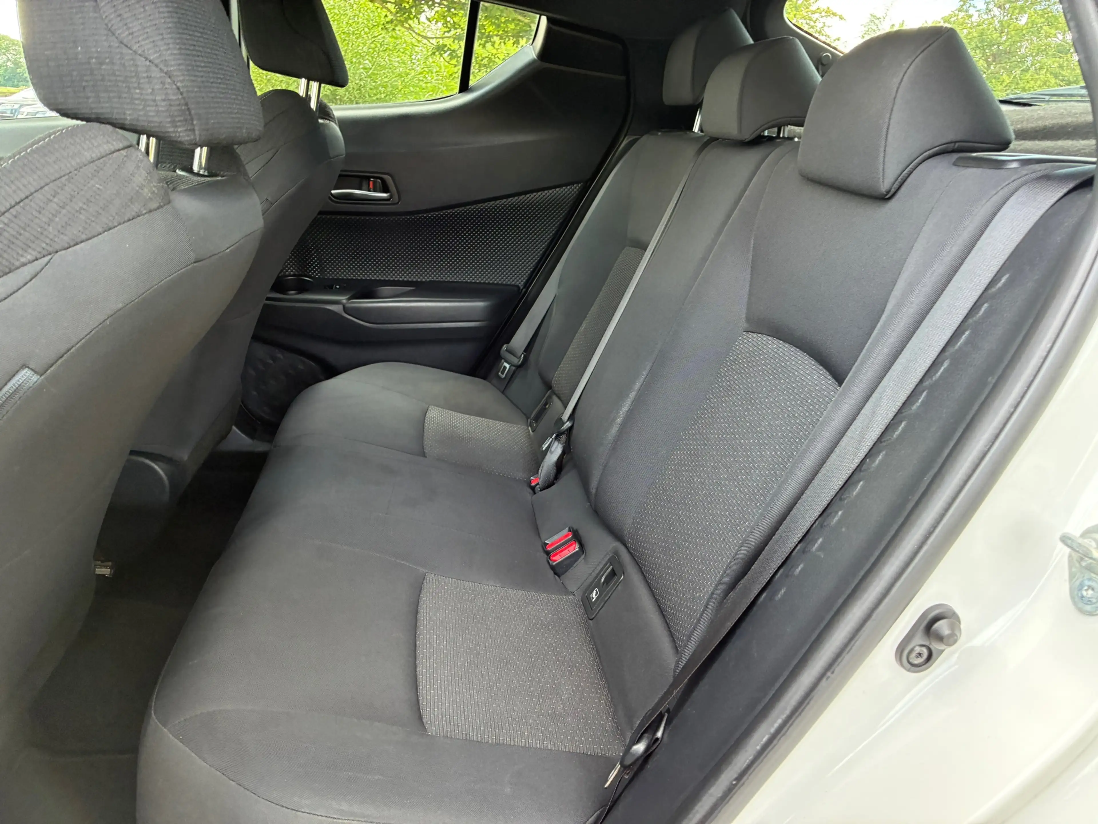 Toyota C-HR 1.2 Dynamic | Navi + Camera + Clima + Cruise Nu €1 — photo 10