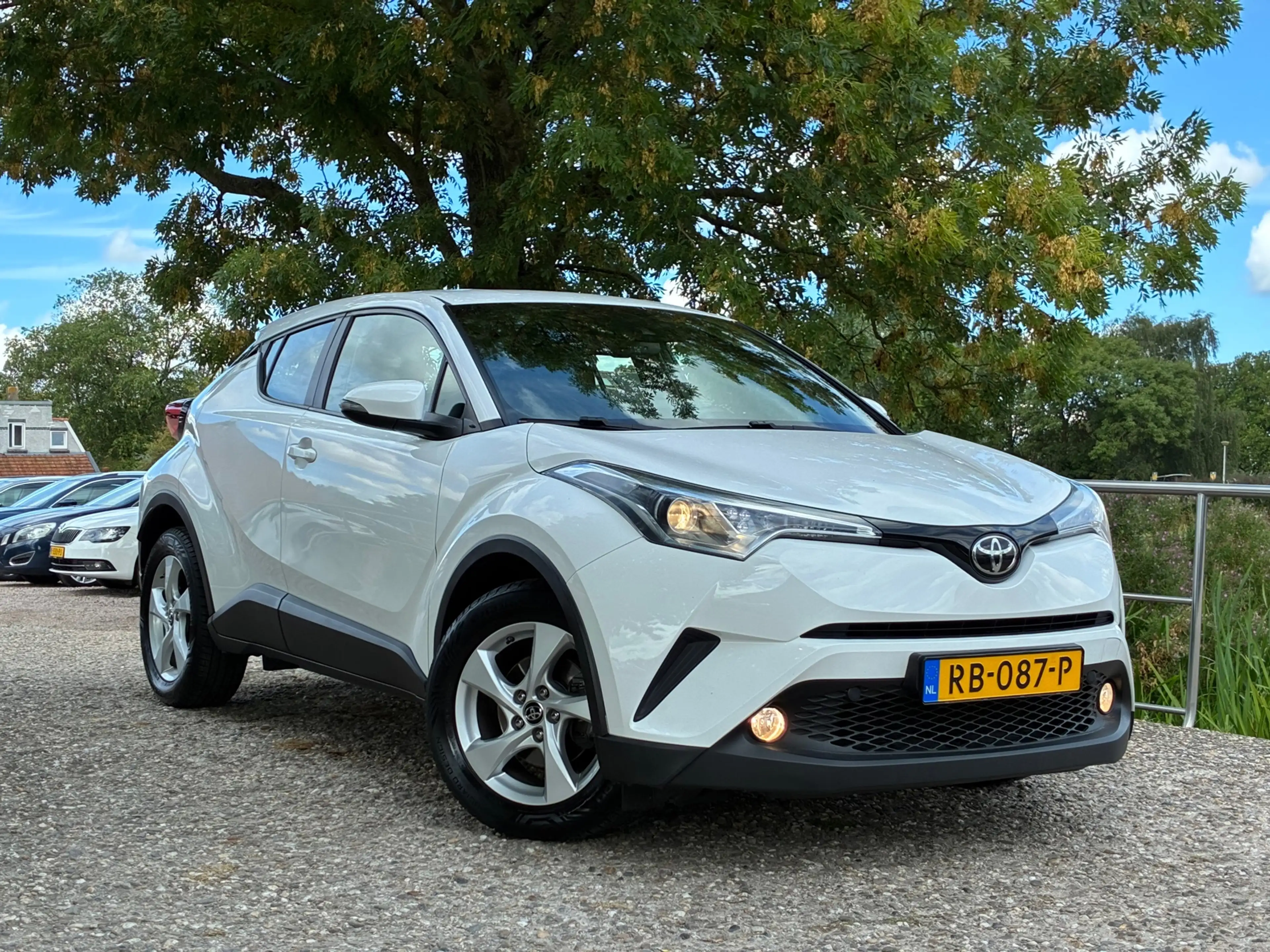 Toyota C-HR 1.2 Dynamic | Navi + Camera + Clima + Cruise Nu €1