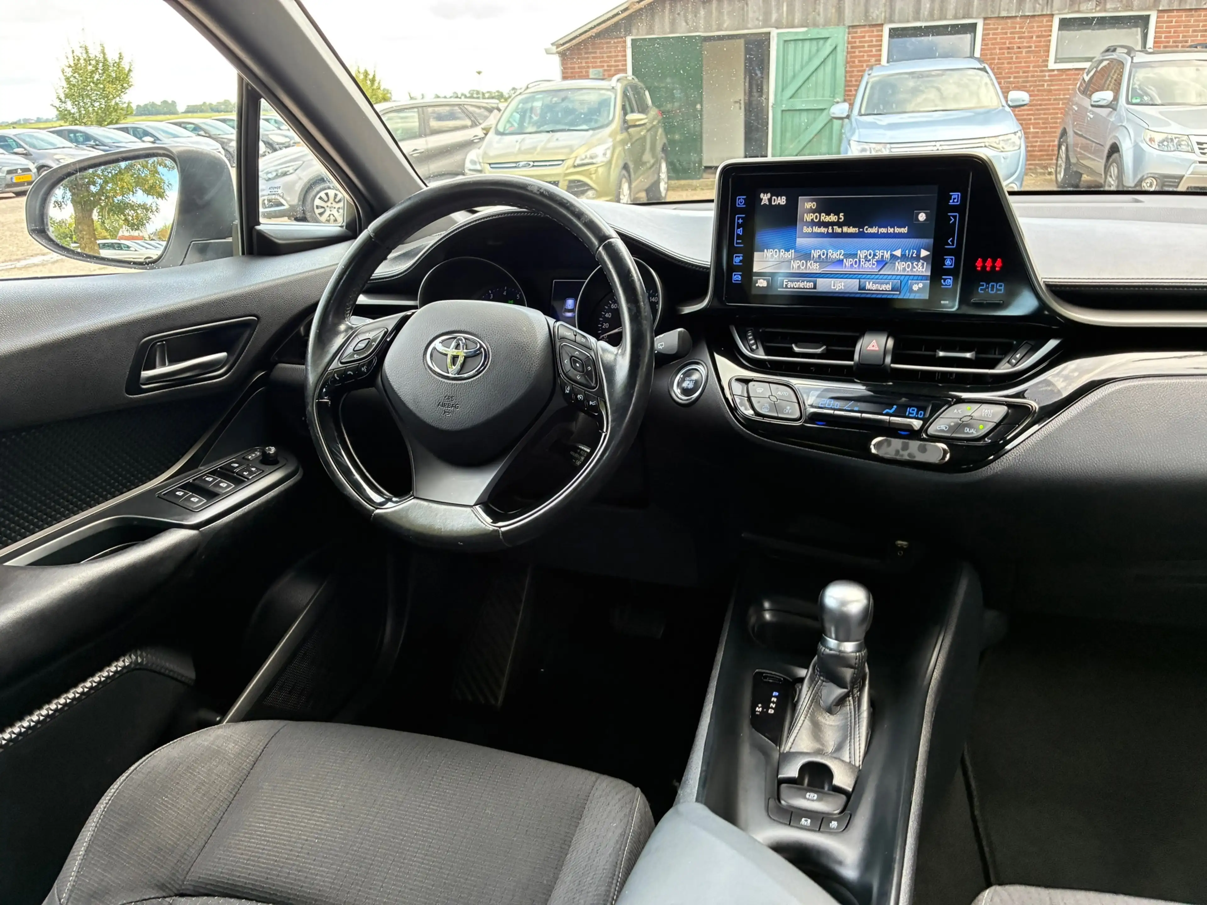 Toyota C-HR 1.2 Dynamic | Navi + Camera + Clima + Cruise Nu €1 — photo 3