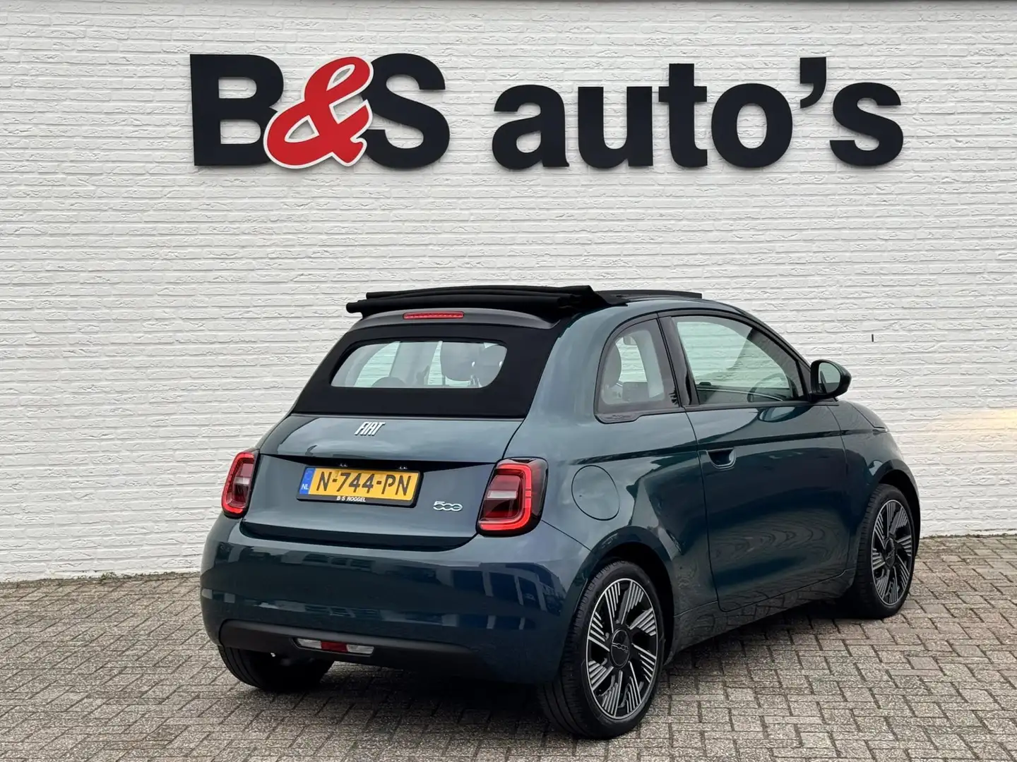 Fiat 500e CABRIO 42 kWh Ocean Green metallic Cruise control Grün - 2