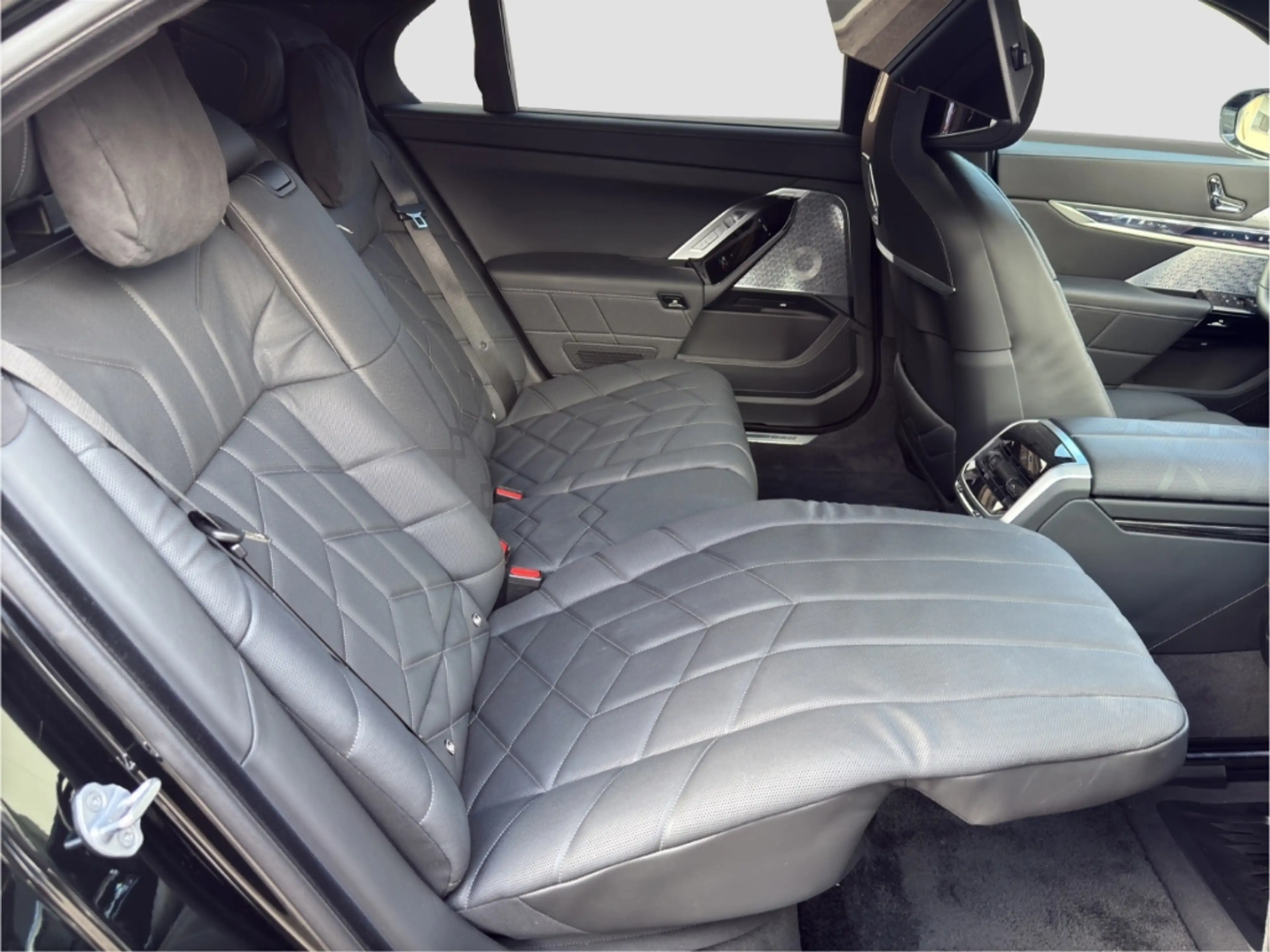 BMW 740 d xDrive M Sport Pro Monat 699 € NP 174t € — photo 19