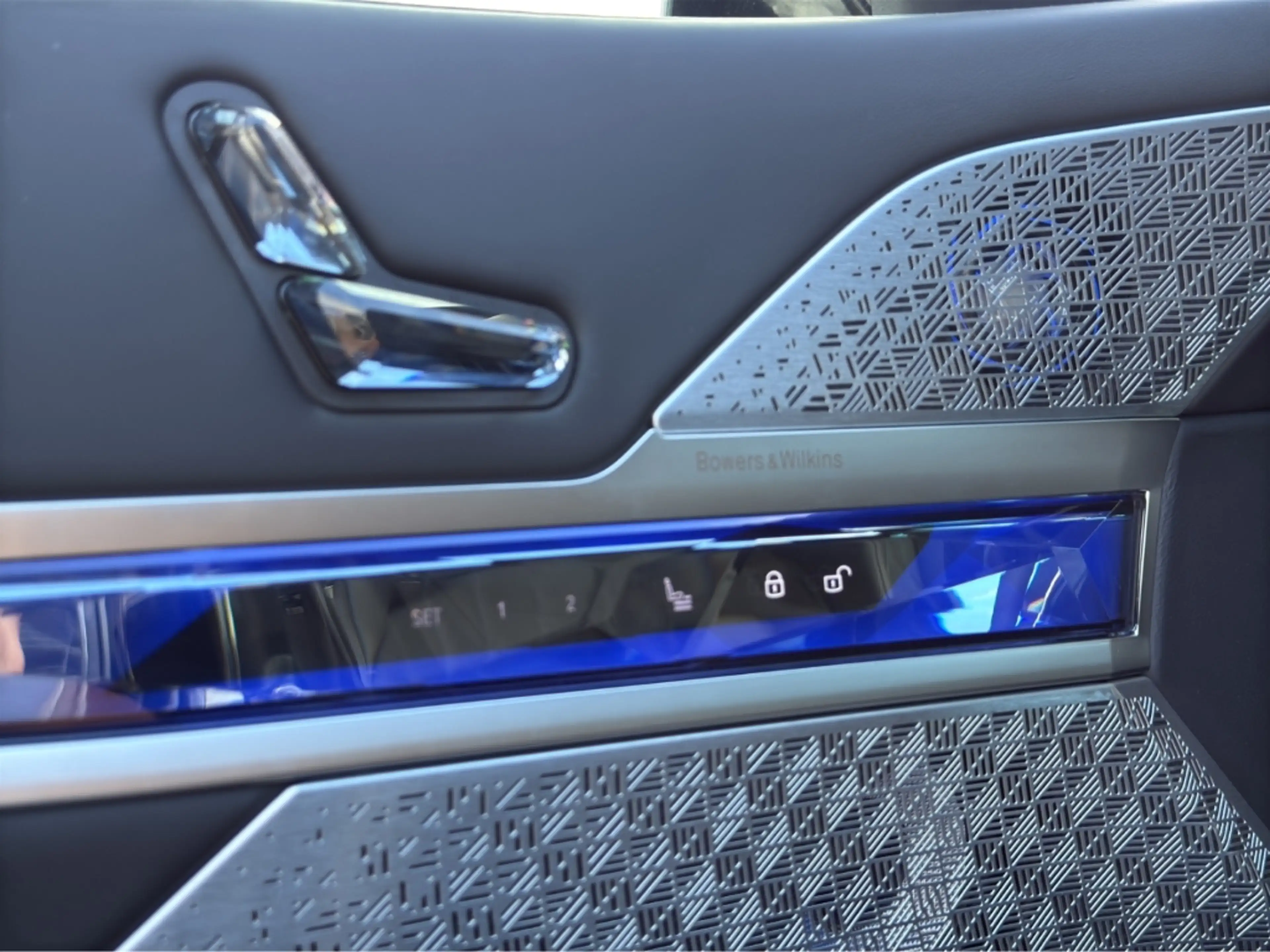 BMW 740 d xDrive M Sport Pro Monat 699 € NP 174t € — photo 23