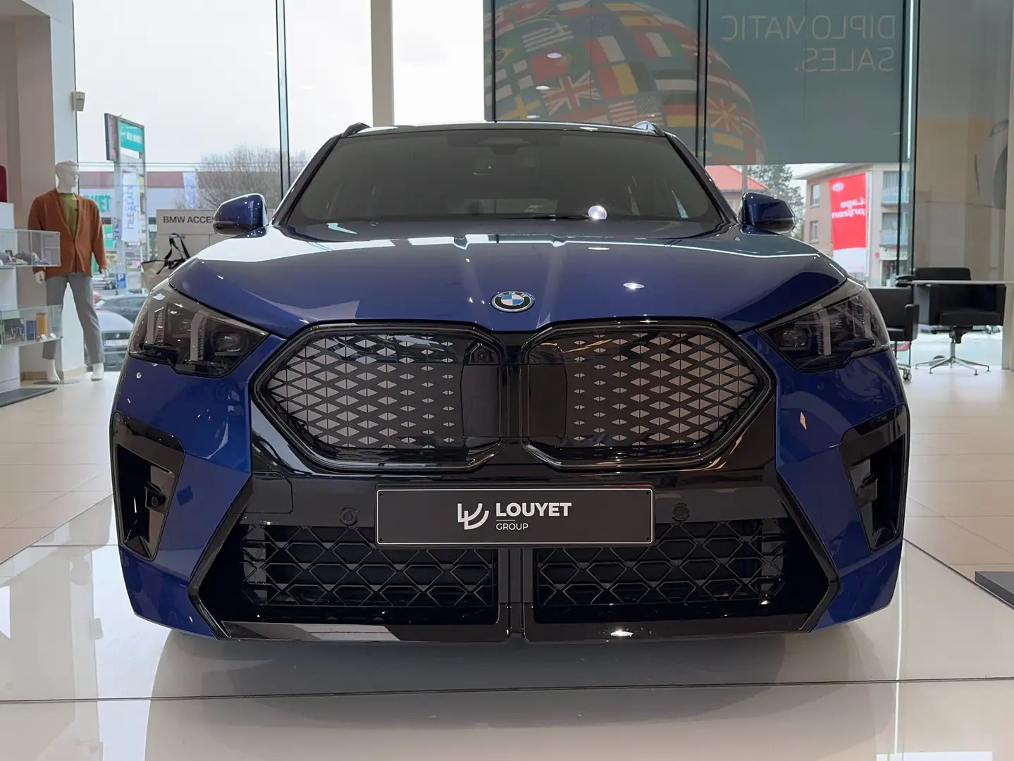 BMW iX2 xDrive30 - M Sport Pro Albastru - 2