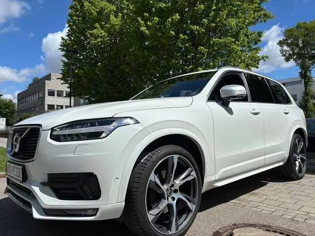 Volvo XC90 main image