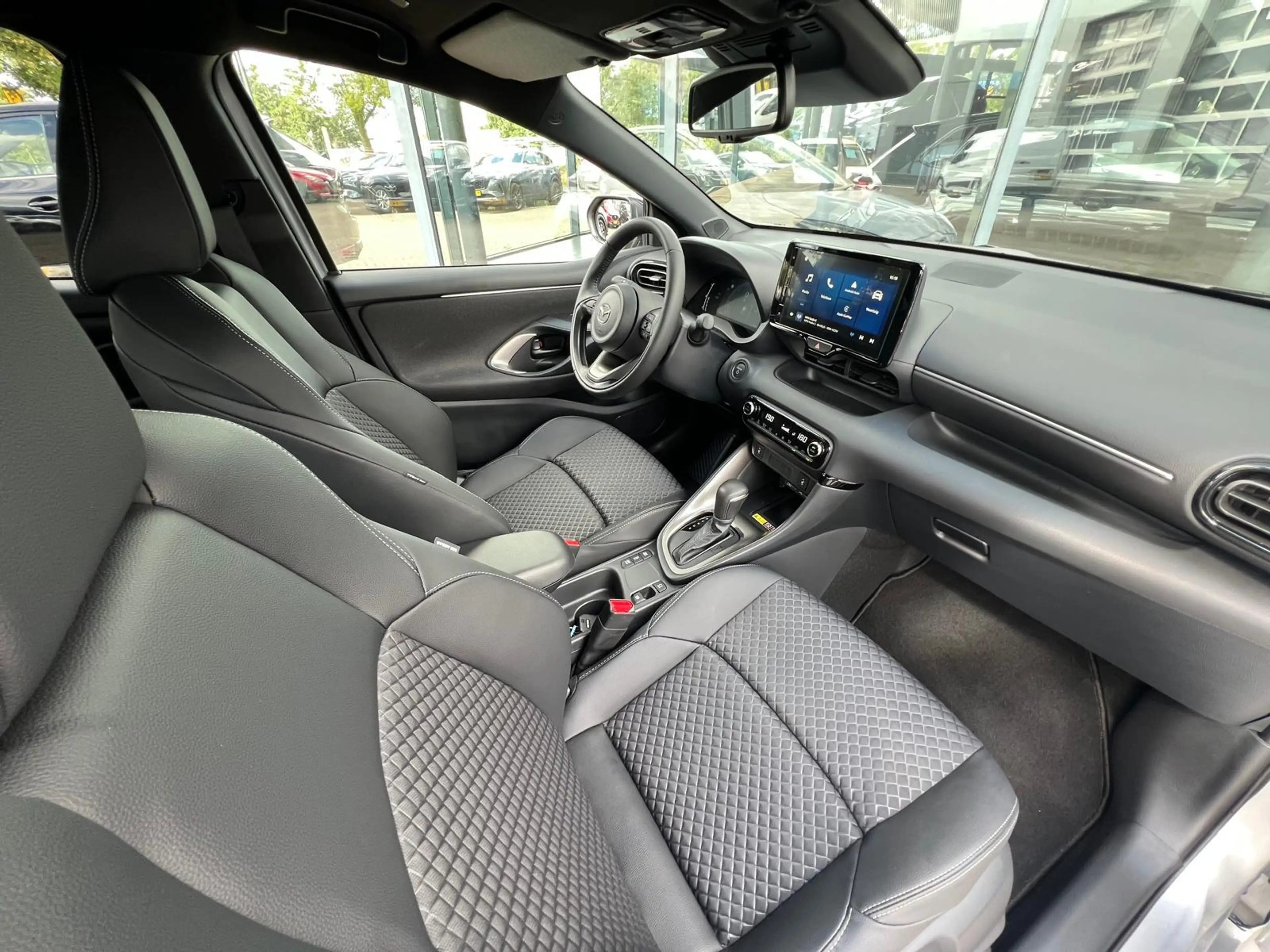 Mazda 2 Hybrid 1.5 Homura AUTOMAAT | HYBDRIDE | 916km | bi — photo 17