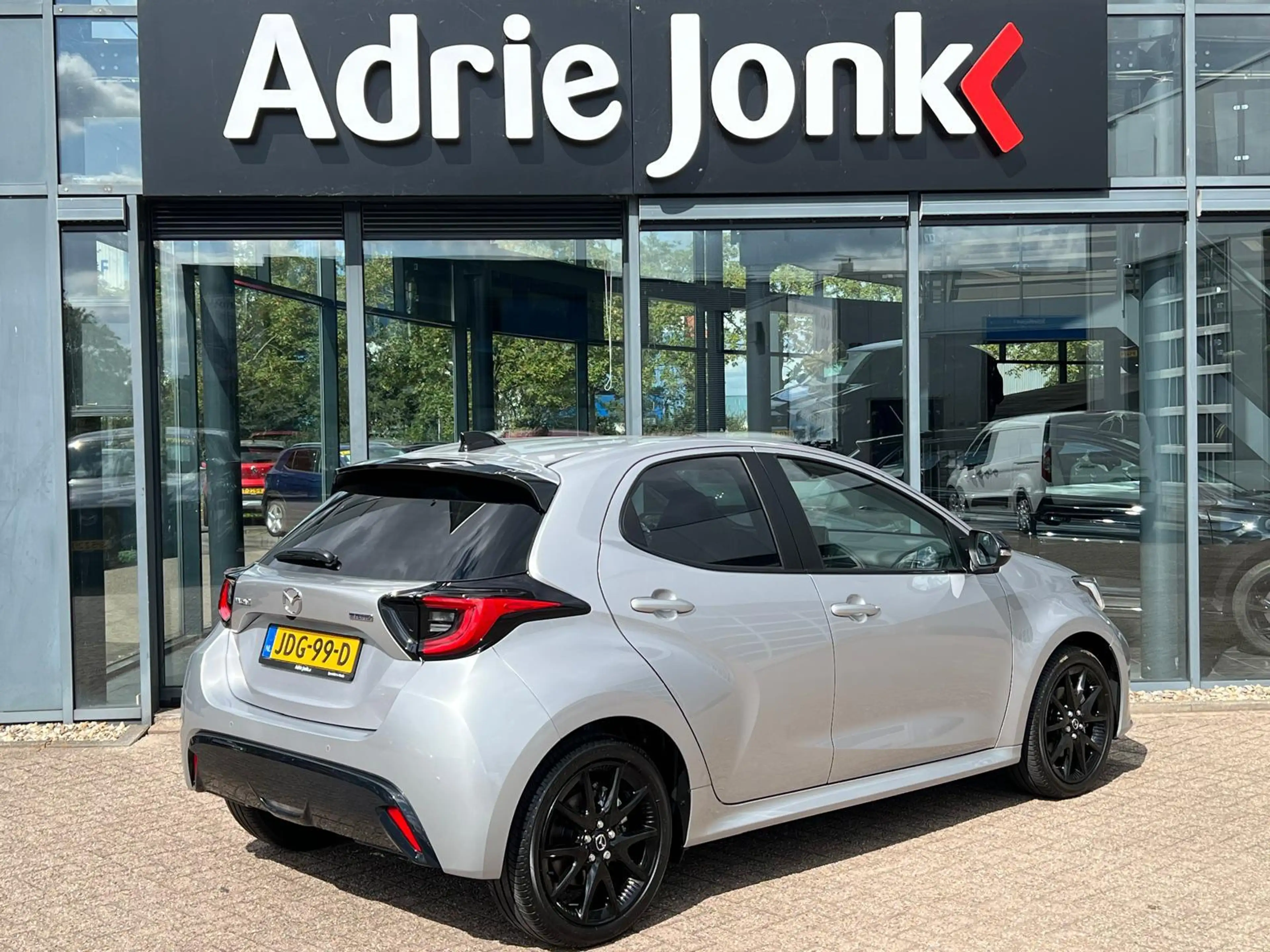 Mazda 2 Hybrid 1.5 Homura AUTOMAAT | HYBDRIDE | 916km | bi — photo 6