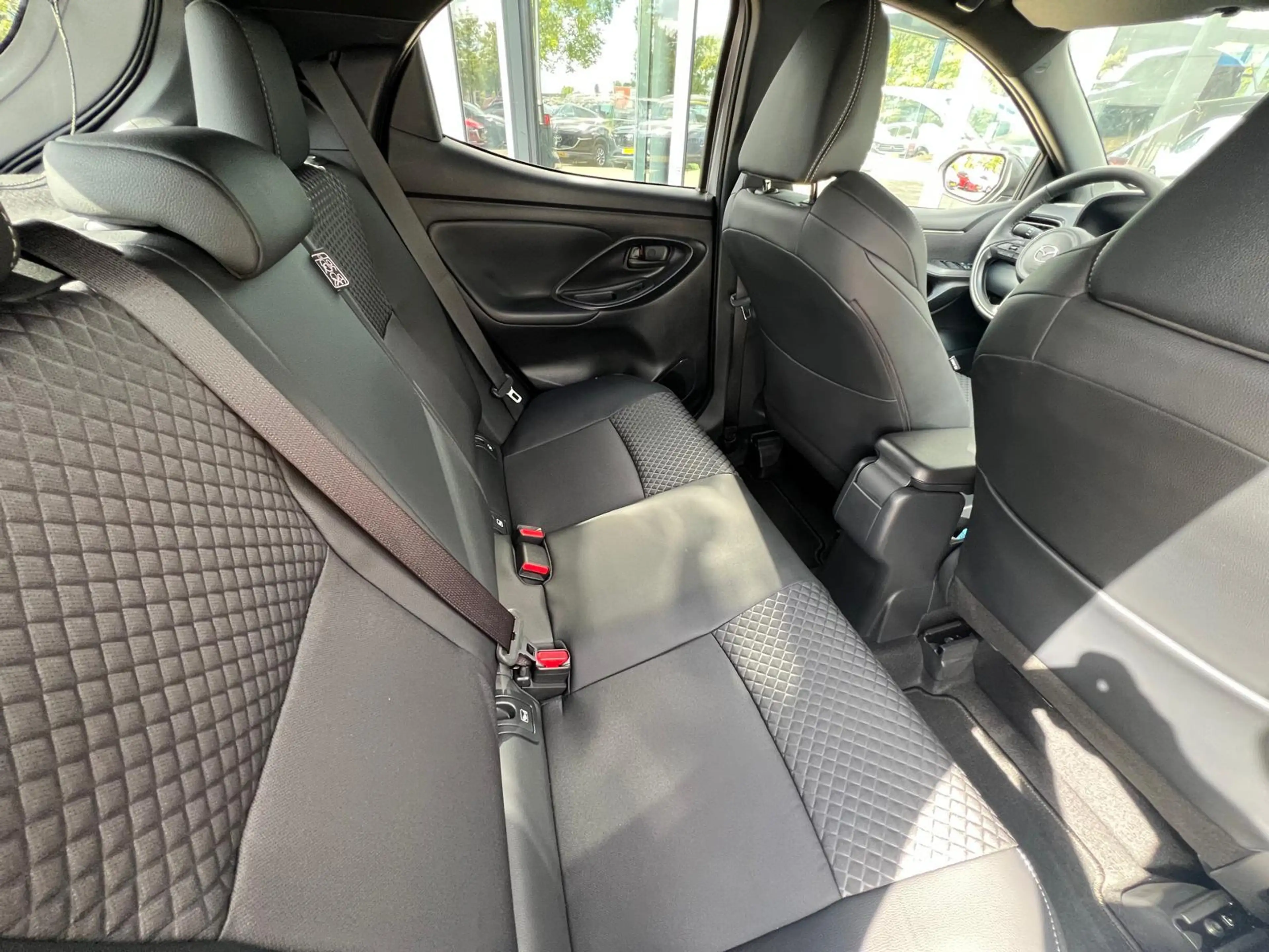 Mazda 2 Hybrid 1.5 Homura AUTOMAAT | HYBDRIDE | 916km | bi — photo 19
