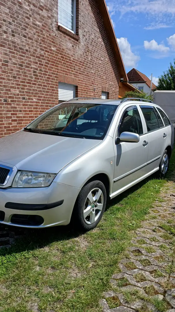 Skoda Fabia 1.4 16V Combi Classic Gris - 2