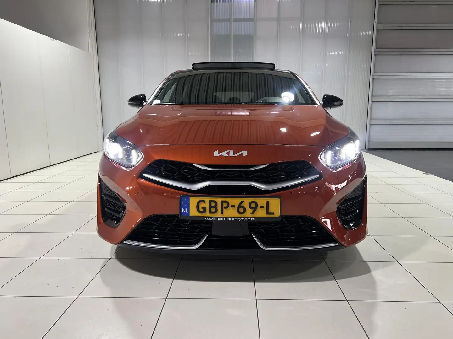 Kia ProCeed / pro_cee'd 1.5 T-GDi GT-Line AUTOMAAT, Schuifdak, Apple Carpl Oranje - 2
