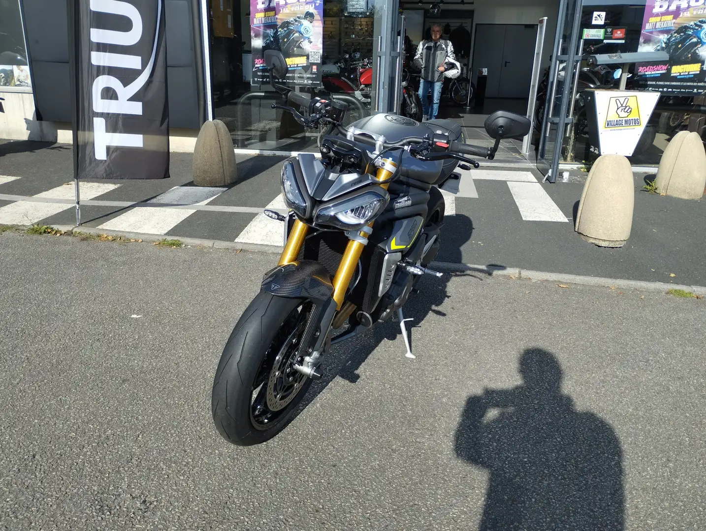 Triumph Speed Triple 1200 RS Grau - 2
