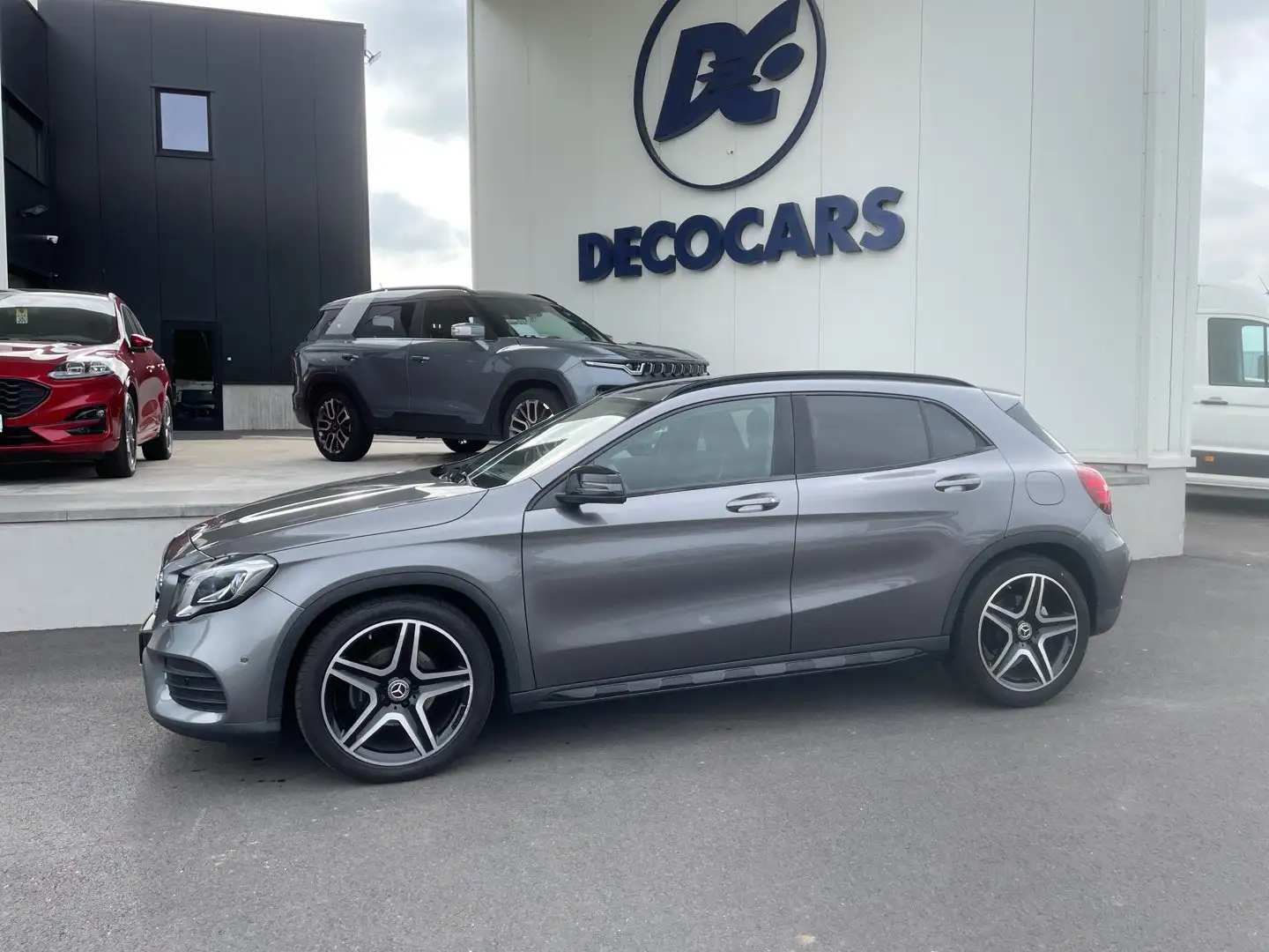 Mercedes-Benz GLA 180 180 AMG Line AUT Gris - 2
