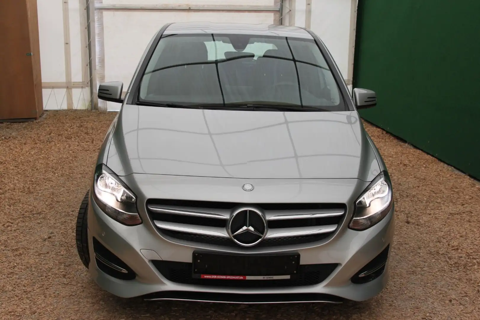 Mercedes-Benz B 180 Automatik/ SHZ/ PDC/ Alu/ Navi/ nur 41 tkm Argent - 2