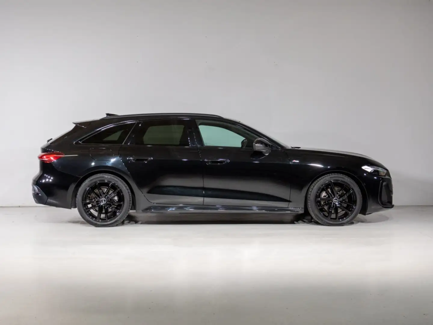 Audi A5 AVANT BLACK LINE TFSI 150 KW S TRONIC Negro - 2