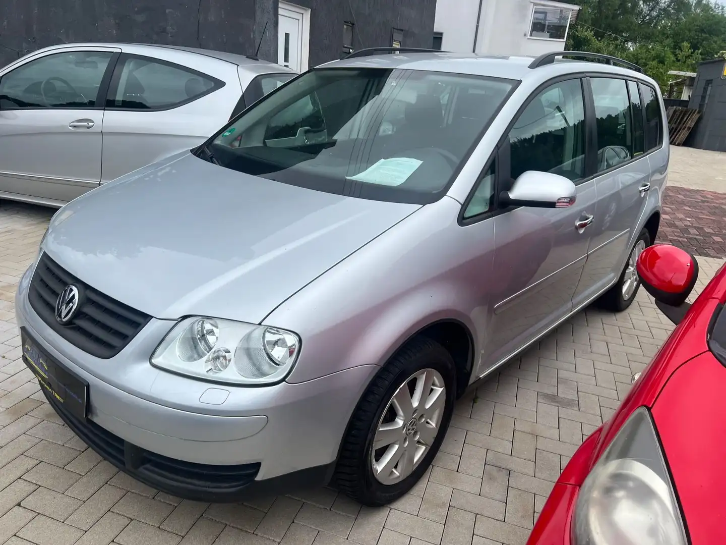 Volkswagen Touran 1.6 Conceptline * 7.SITZER *KAMERA * Silber - 1