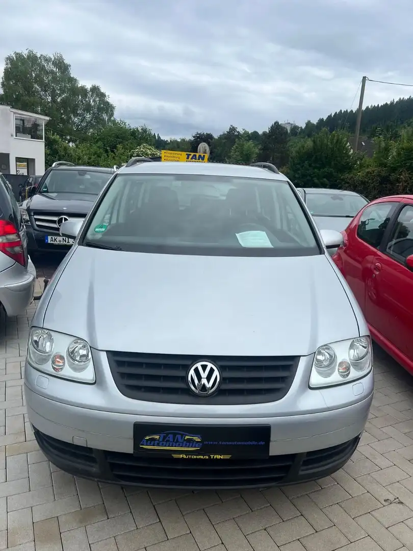 Volkswagen Touran 1.6 Conceptline * 7.SITZER *KAMERA * Silber - 2