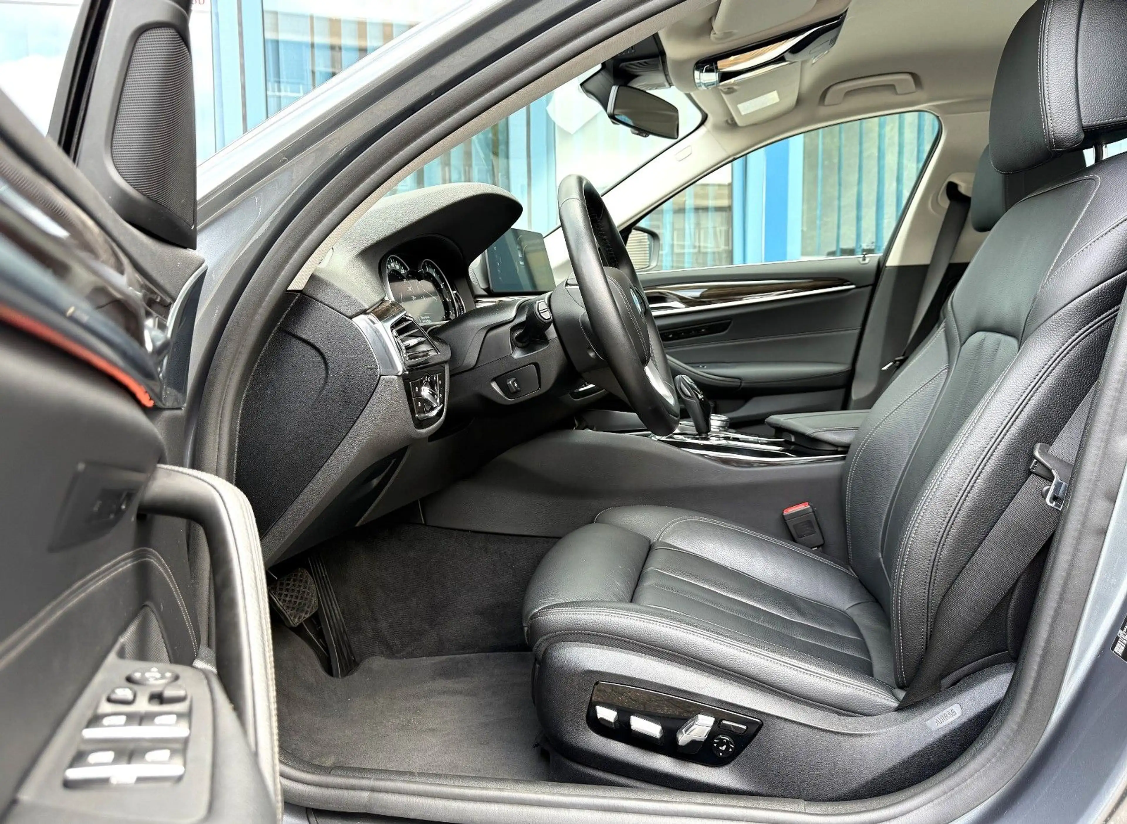 BMW 540 i Lim*LEDER*ACC*NAVI*MEM*SITZ*MFL*XEN*MAS*CAM — photo 6