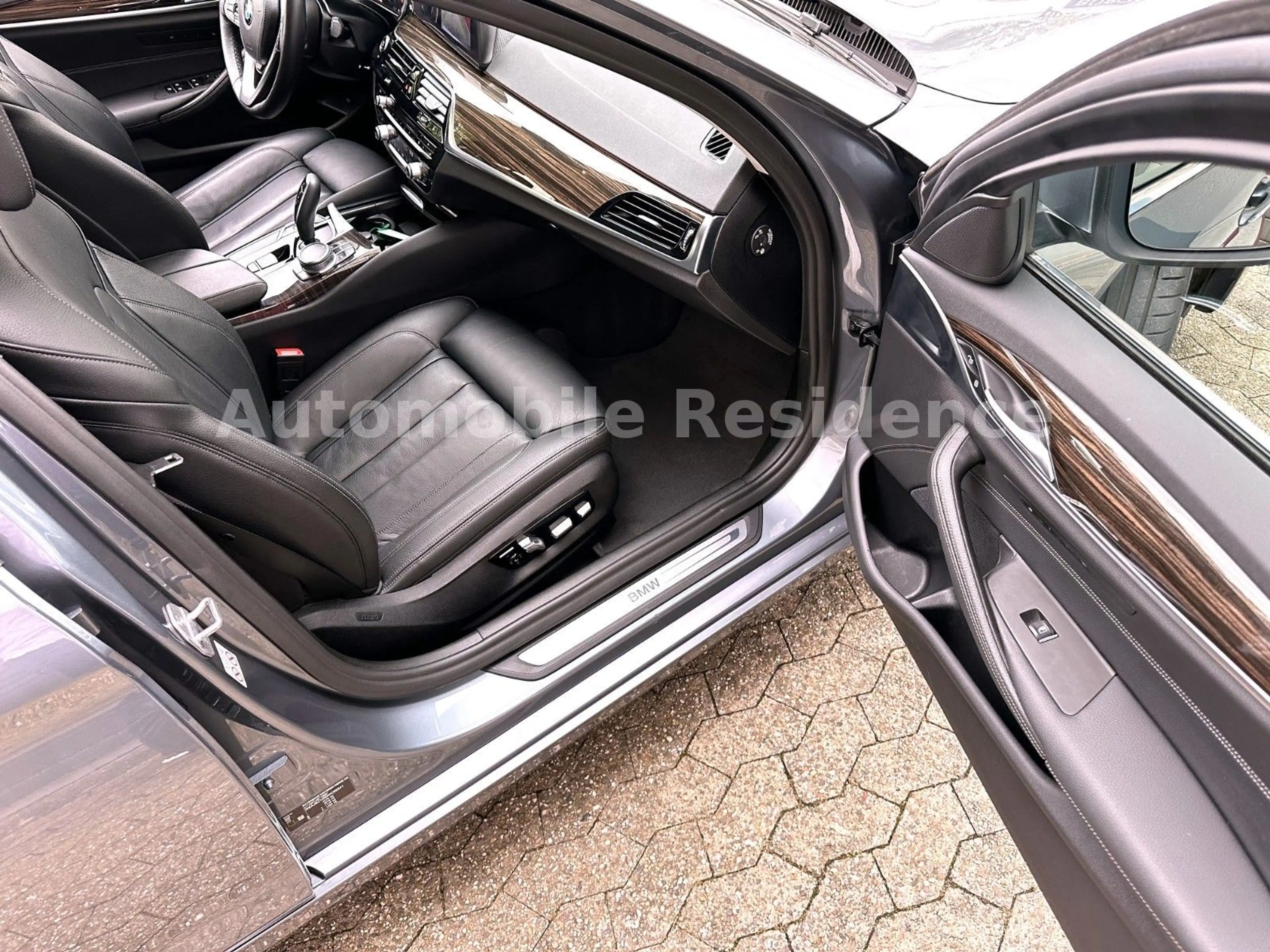 BMW 540 i Lim*LEDER*ACC*NAVI*MEM*SITZ*MFL*XEN*MAS*CAM — photo 7