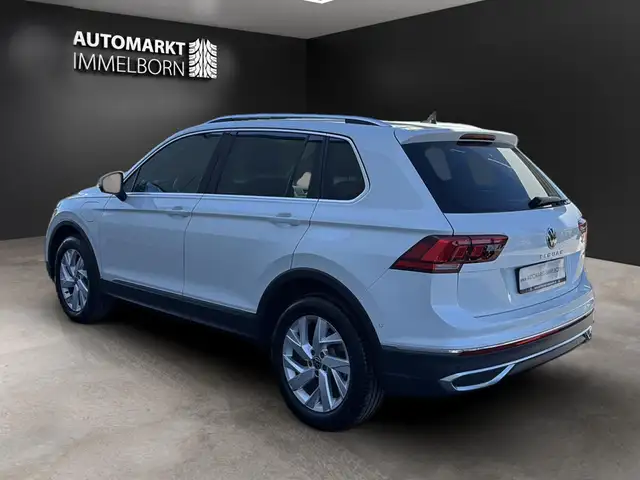 Volkswagen Tiguan view 5