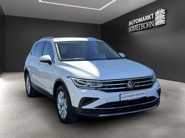 Volkswagen Tiguan view 2