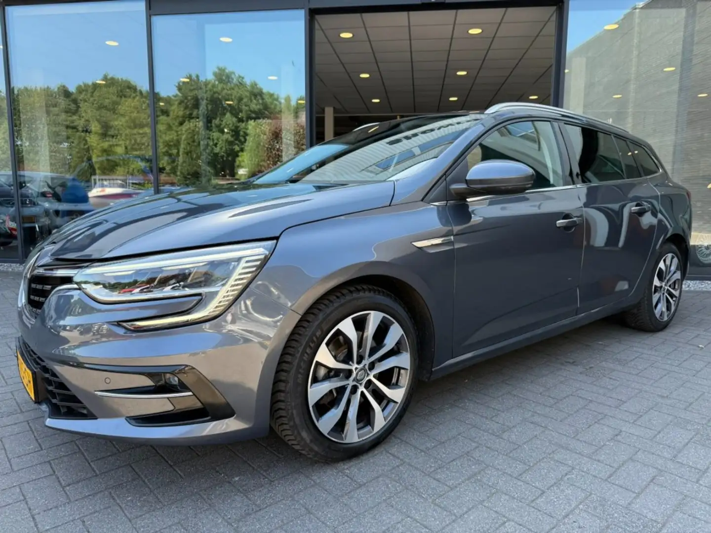 Renault Megane Estate 1.3 TCE 160pk Ed. One,LED,Gr. Nav,Leer,Trek Grijs - 2