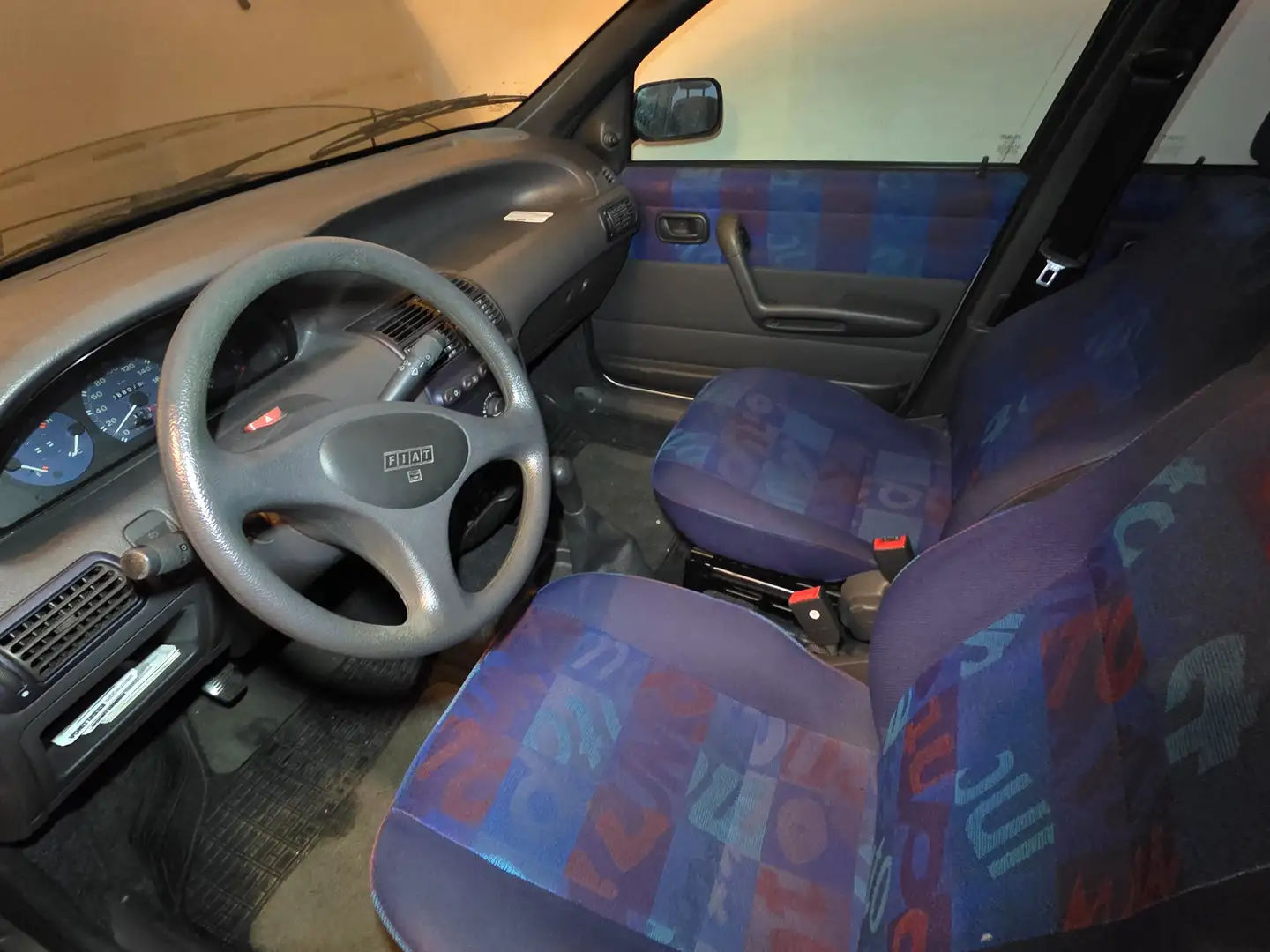 Fiat Punto Punto I 1993 5p 1.2 Sole 60cv Plateado - 2