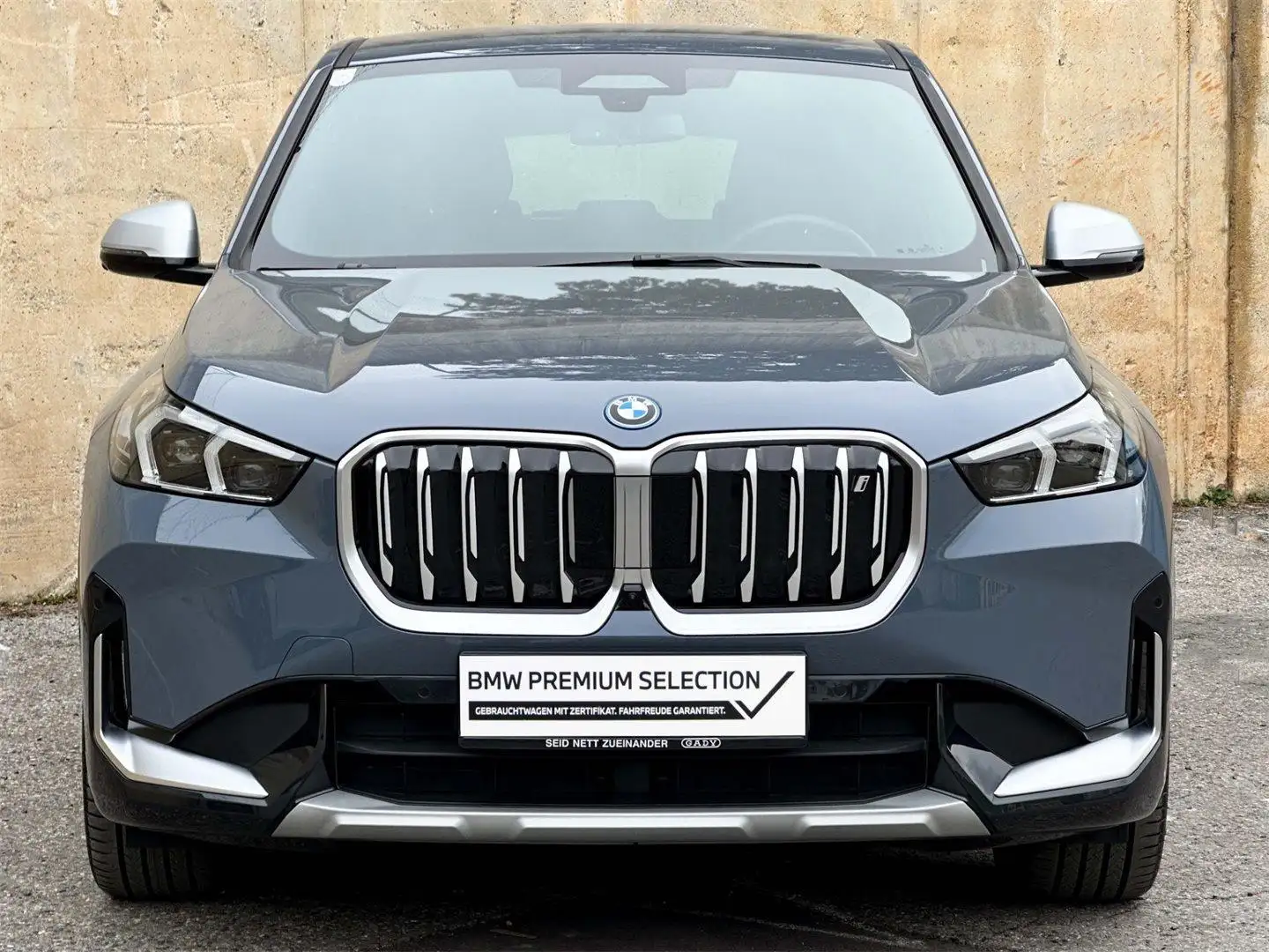 BMW iX1 xDrive30 Gris - 2