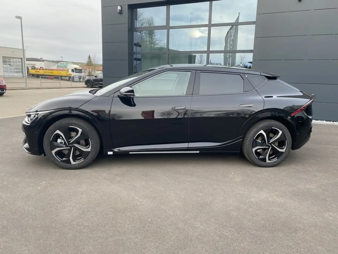 Kia EV6 77.4 AWD GT-LINE WP GD ASS+ SND DES Schwarz - 2