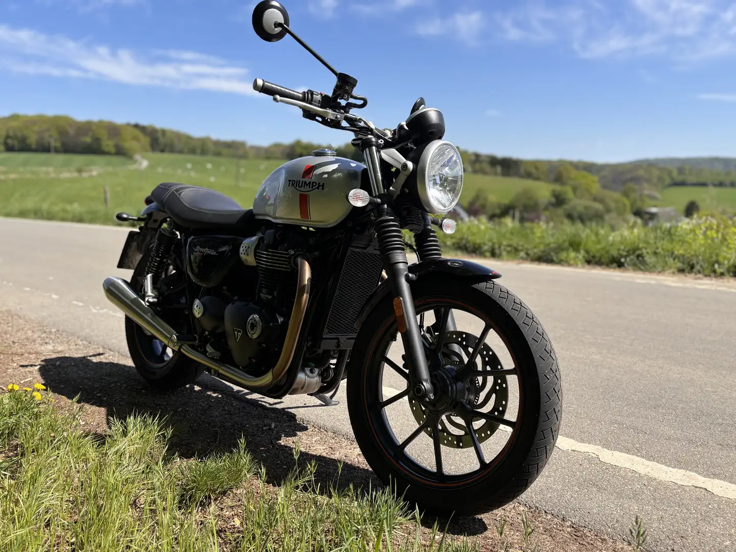 Triumph Street Twin Srebrny - 1