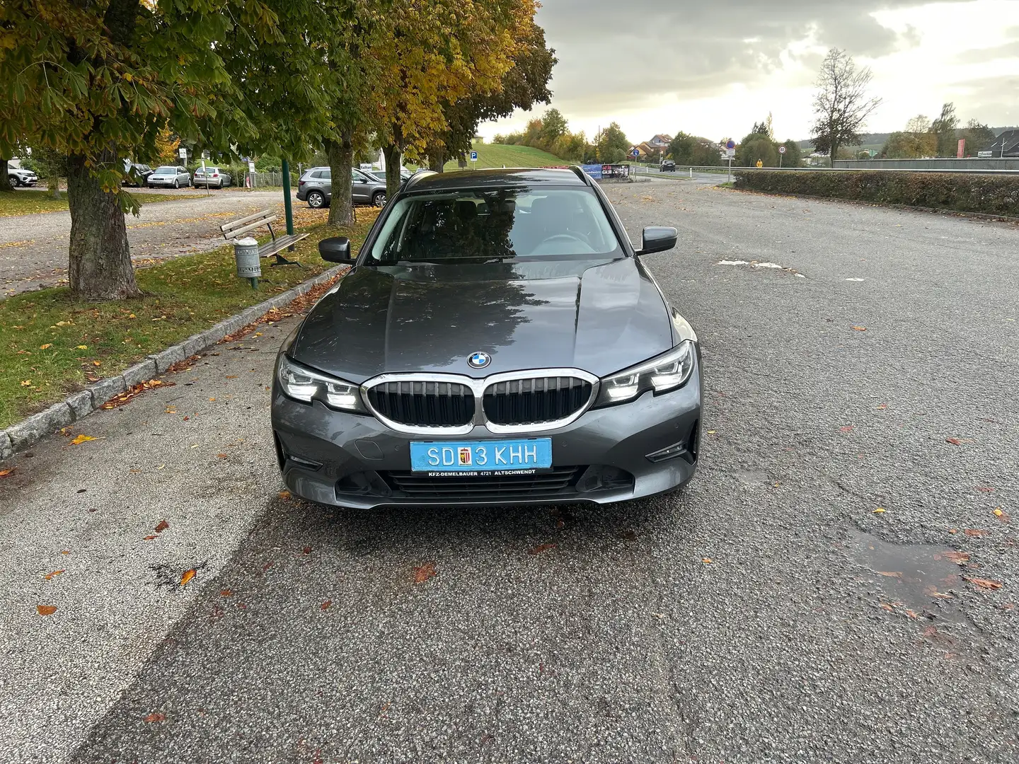 BMW 318 318 d Advantage Grau - 1
