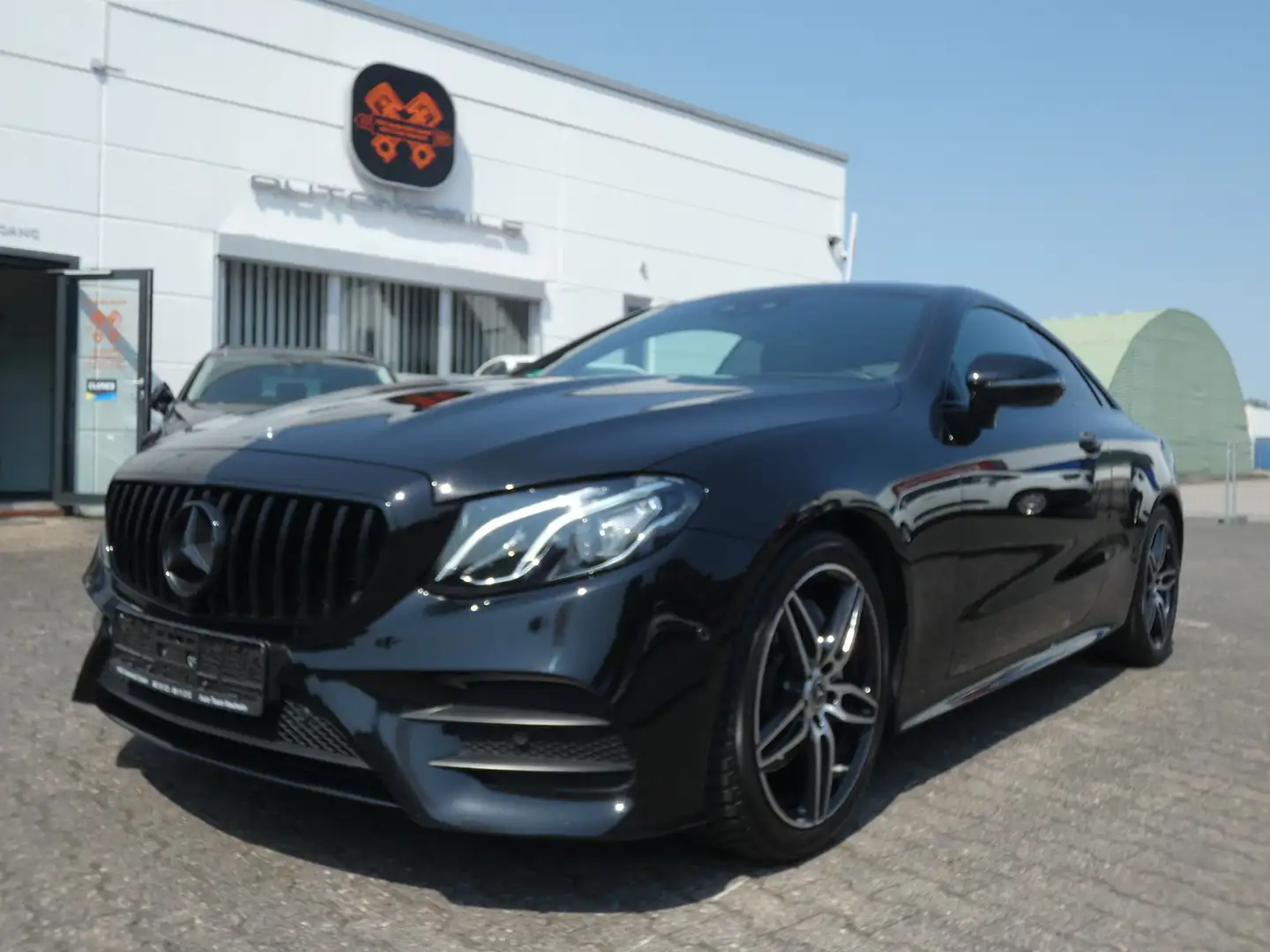 Mercedes-Benz E 200 AMG-Line Automatik *NAVI*BURMESTER*ALU* Schwarz - 1