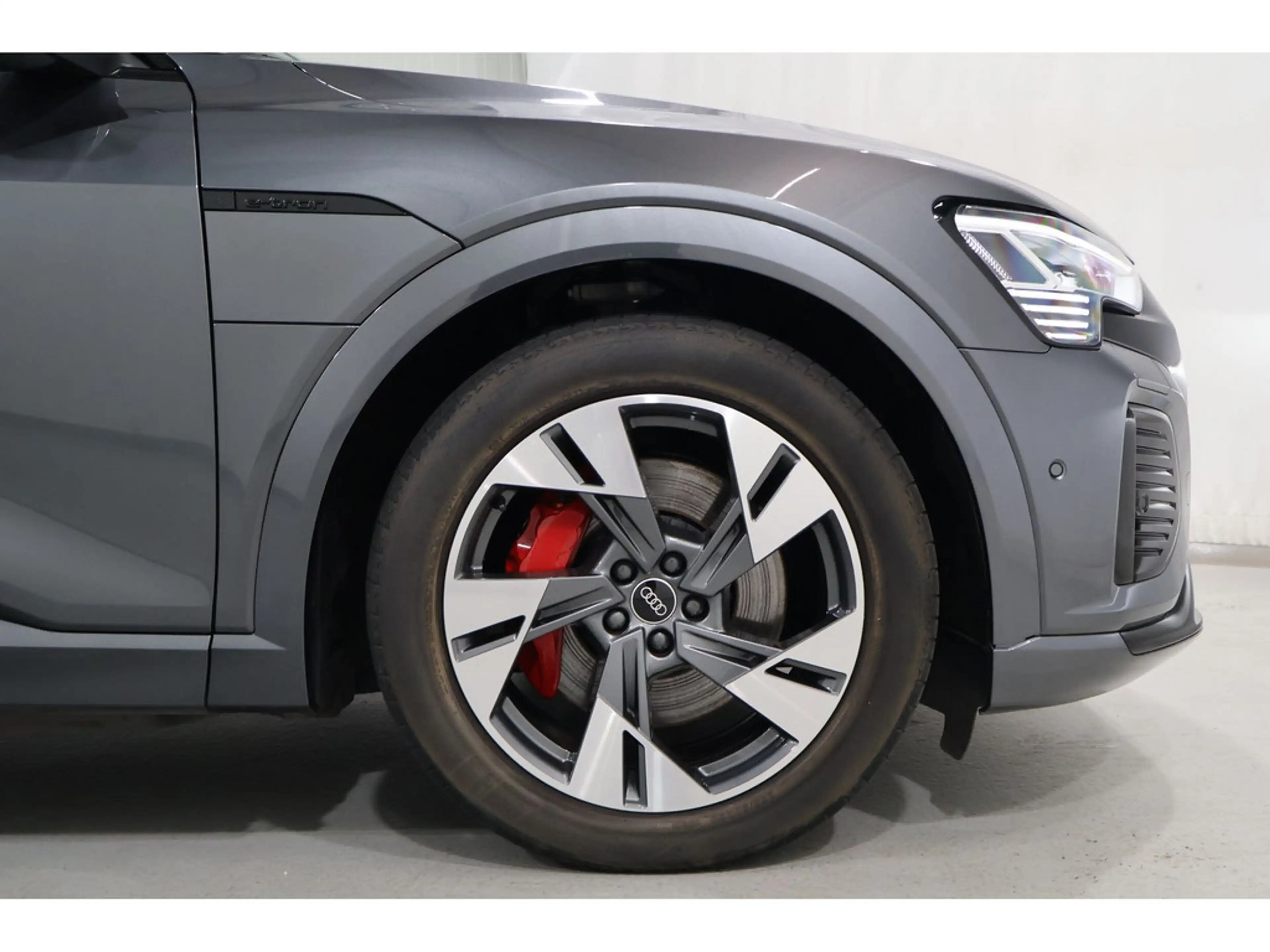 Audi Q8 55 quattro S line VC*SH*Matrix e-tron — photo 5