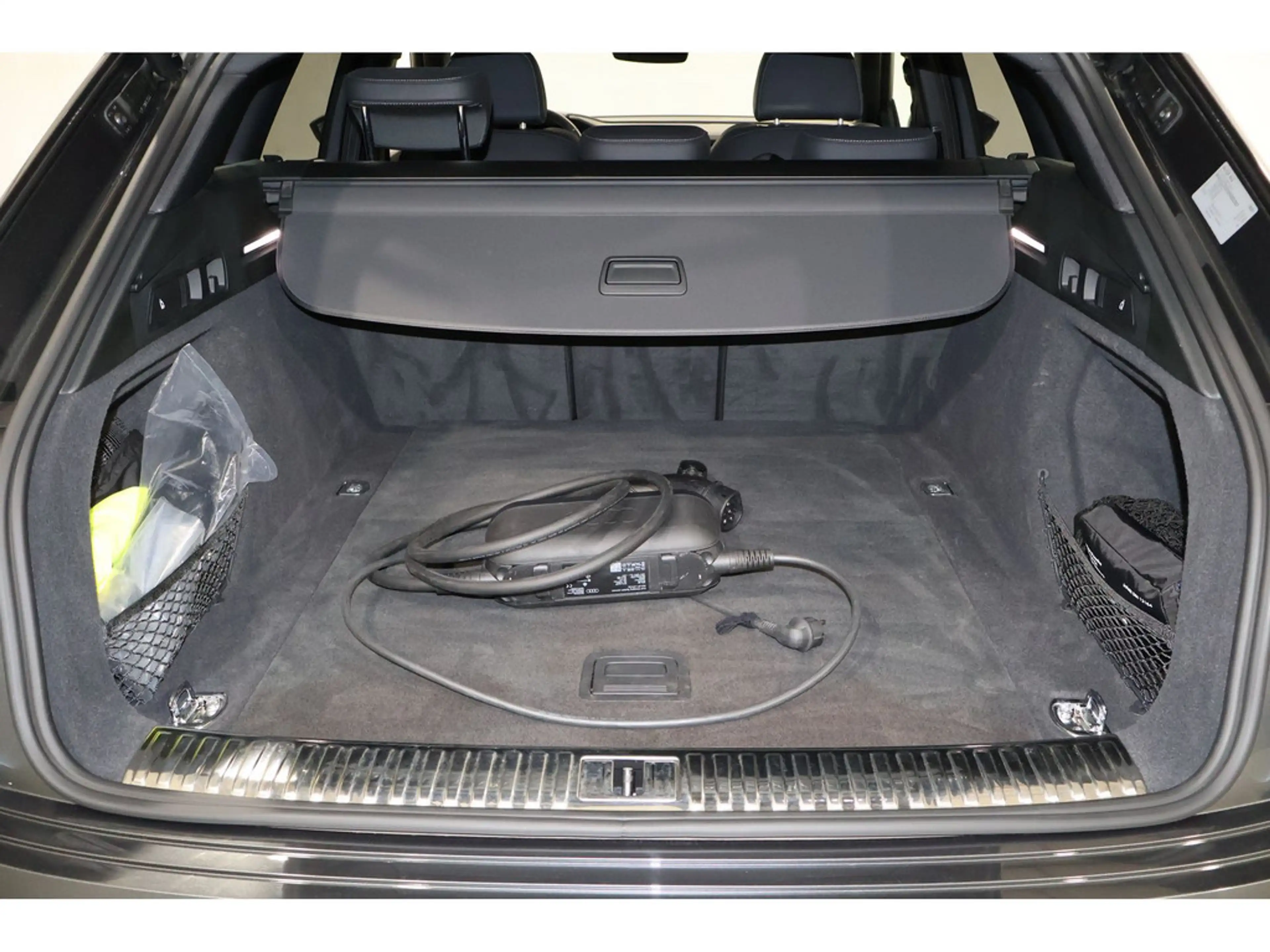 Audi Q8 55 quattro S line VC*SH*Matrix e-tron — photo 6