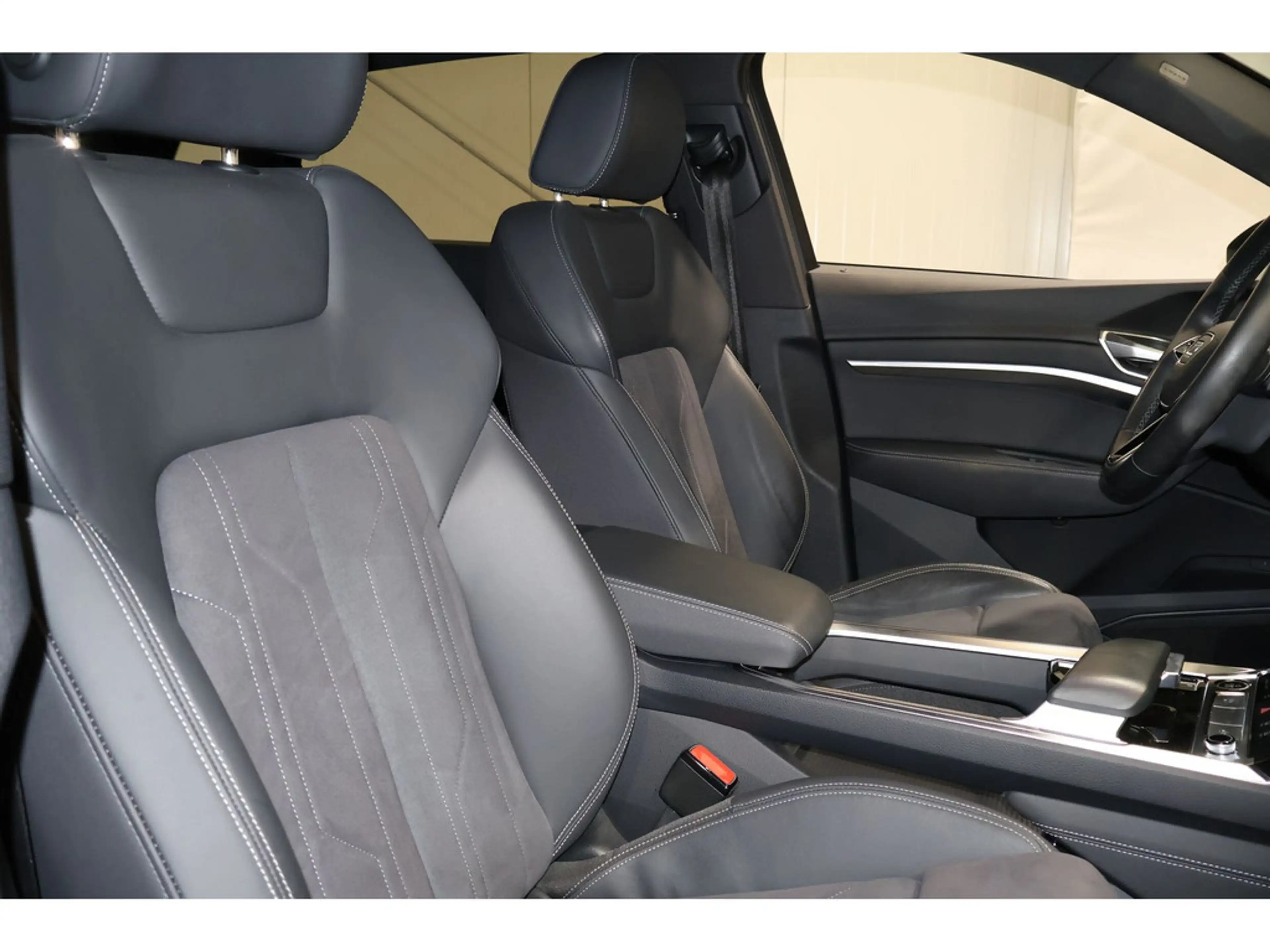 Audi Q8 55 quattro S line VC*SH*Matrix e-tron — photo 7