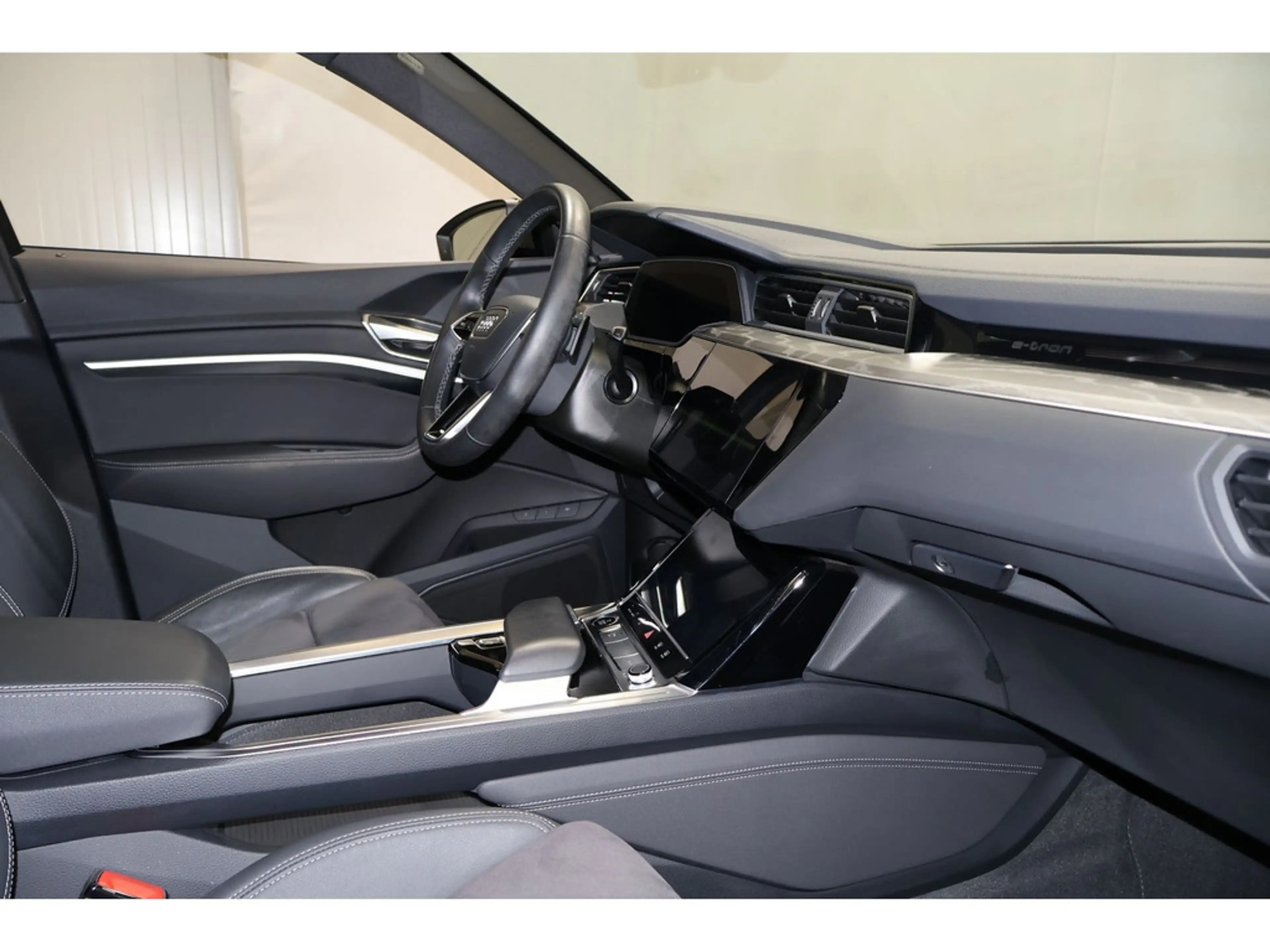 Audi Q8 55 quattro S line VC*SH*Matrix e-tron — photo 14