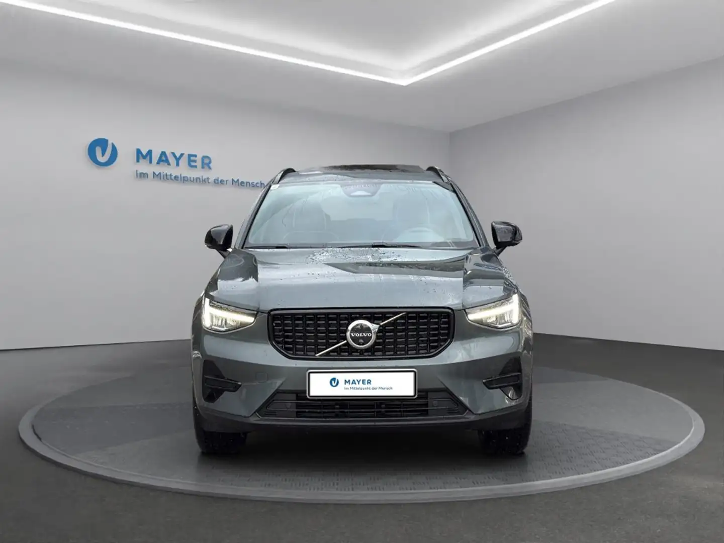 Volvo XC40 Ultra Dark B3 Mild Hybrid Grün - 2