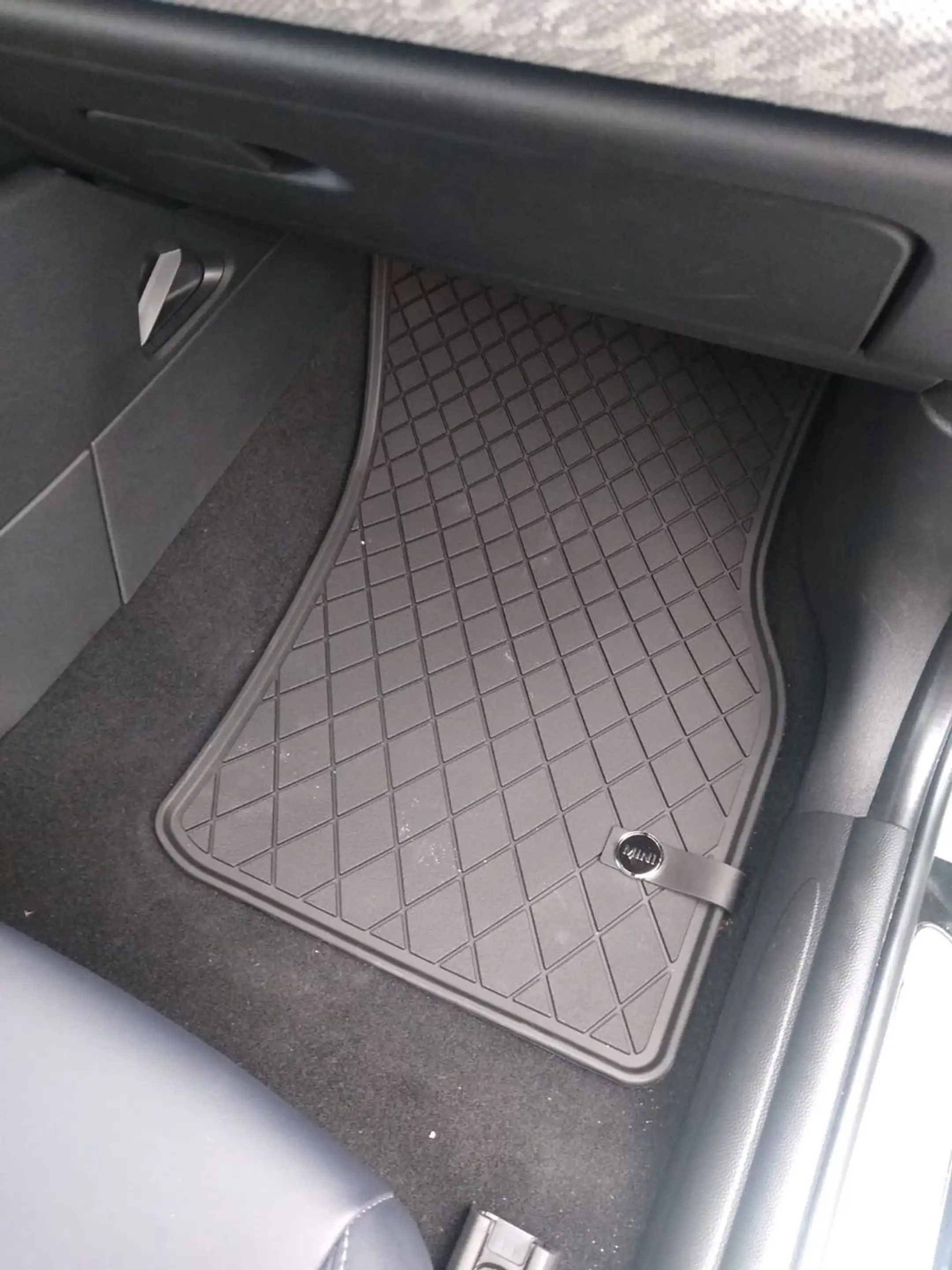 MINI Cooper S Favo.TrimAut.PanoramAccE.SitzeXL-Paket — photo 35