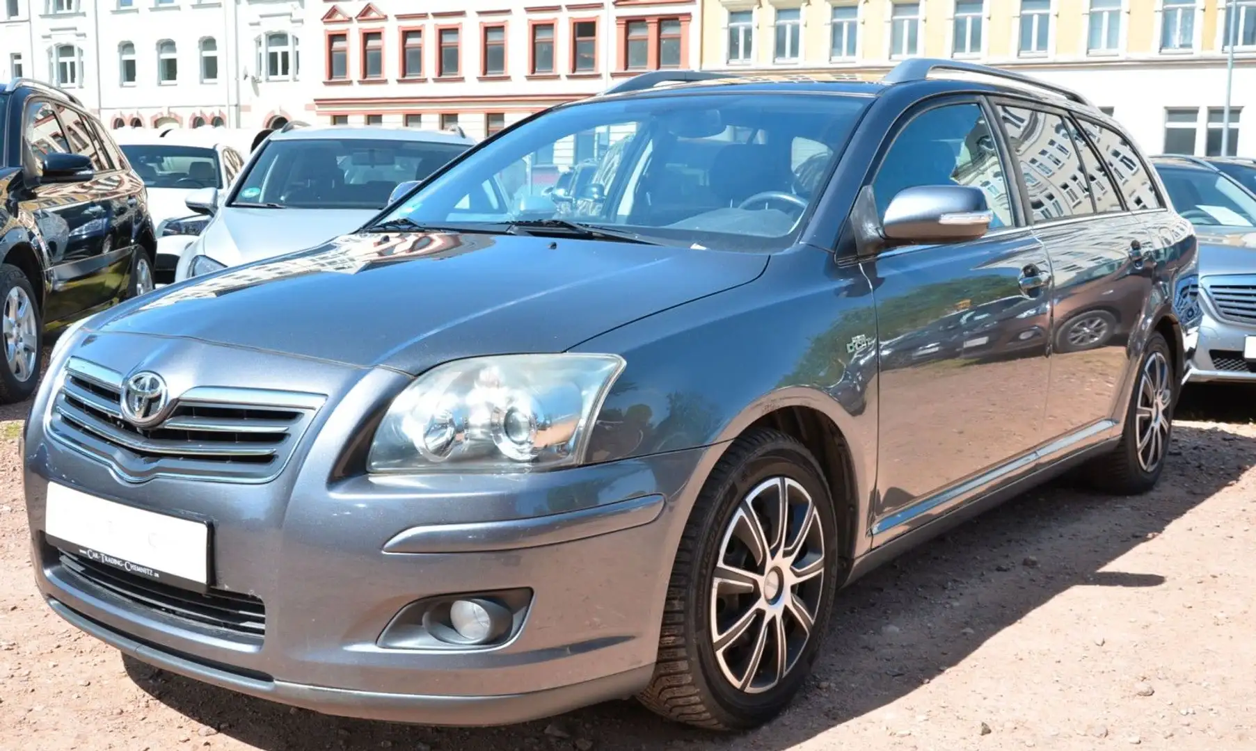 Toyota Avensis Kombi 2.2 D-CAT Sol Klimaautomatik AHK Gris - 1