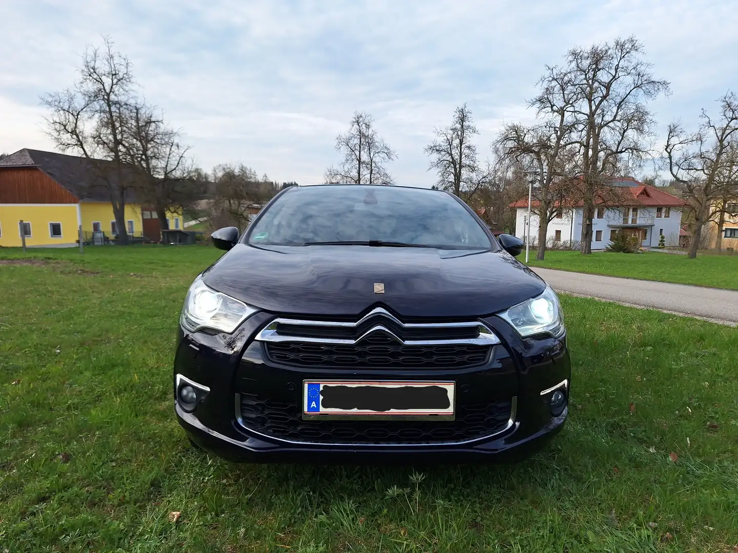 Citroen DS4 BlueHDi 150 ''Limited Edition 1955 - 60 Jahre DS'' Niebieski - 2