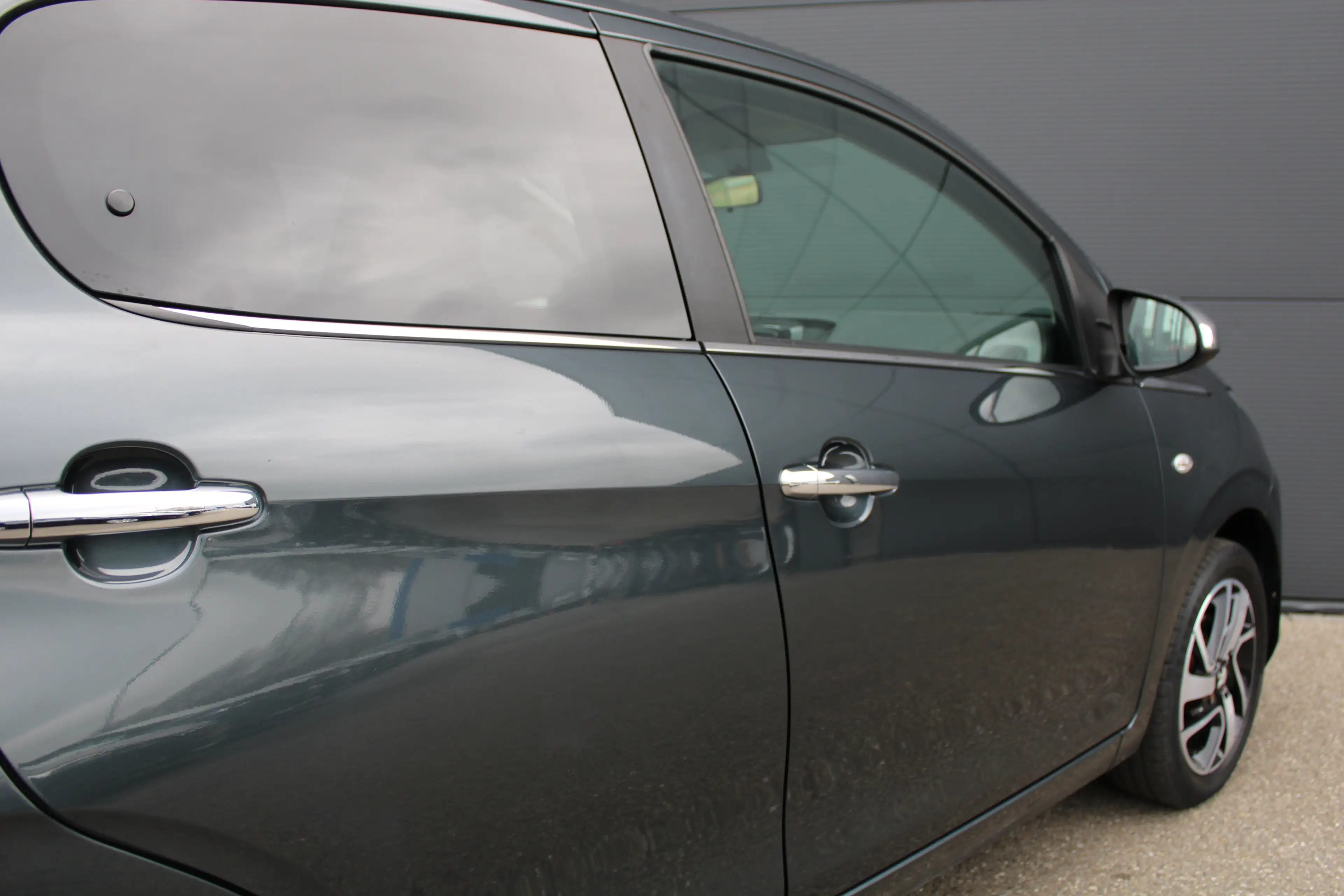 Peugeot 108 1.0 e-VTi Allure | Navi by app | Camera | Climate — photo 10