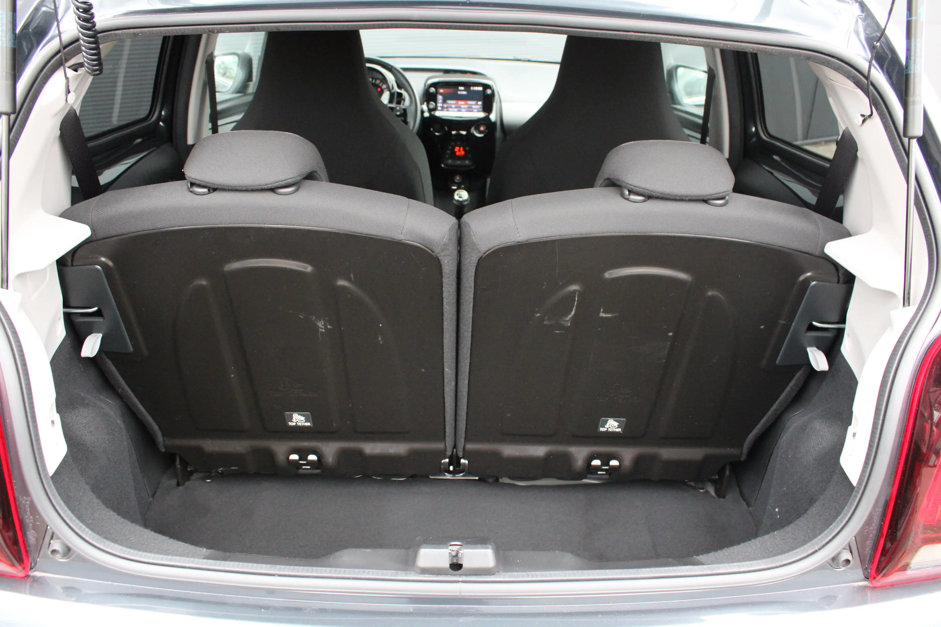 Peugeot 108 1.0 e-VTi Allure | Navi by app | Camera | Climate — photo 12