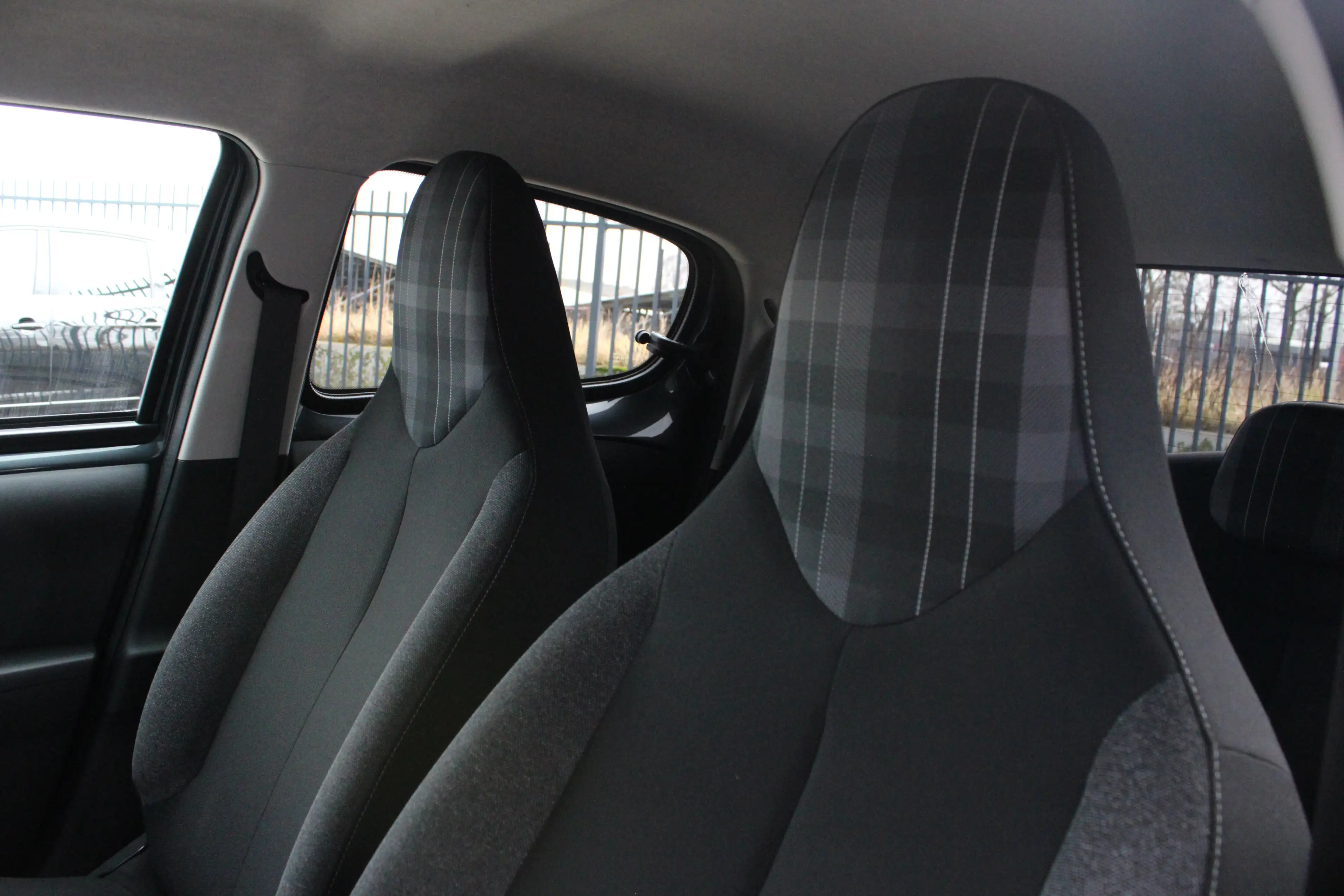 Peugeot 108 1.0 e-VTi Allure | Navi by app | Camera | Climate — photo 18