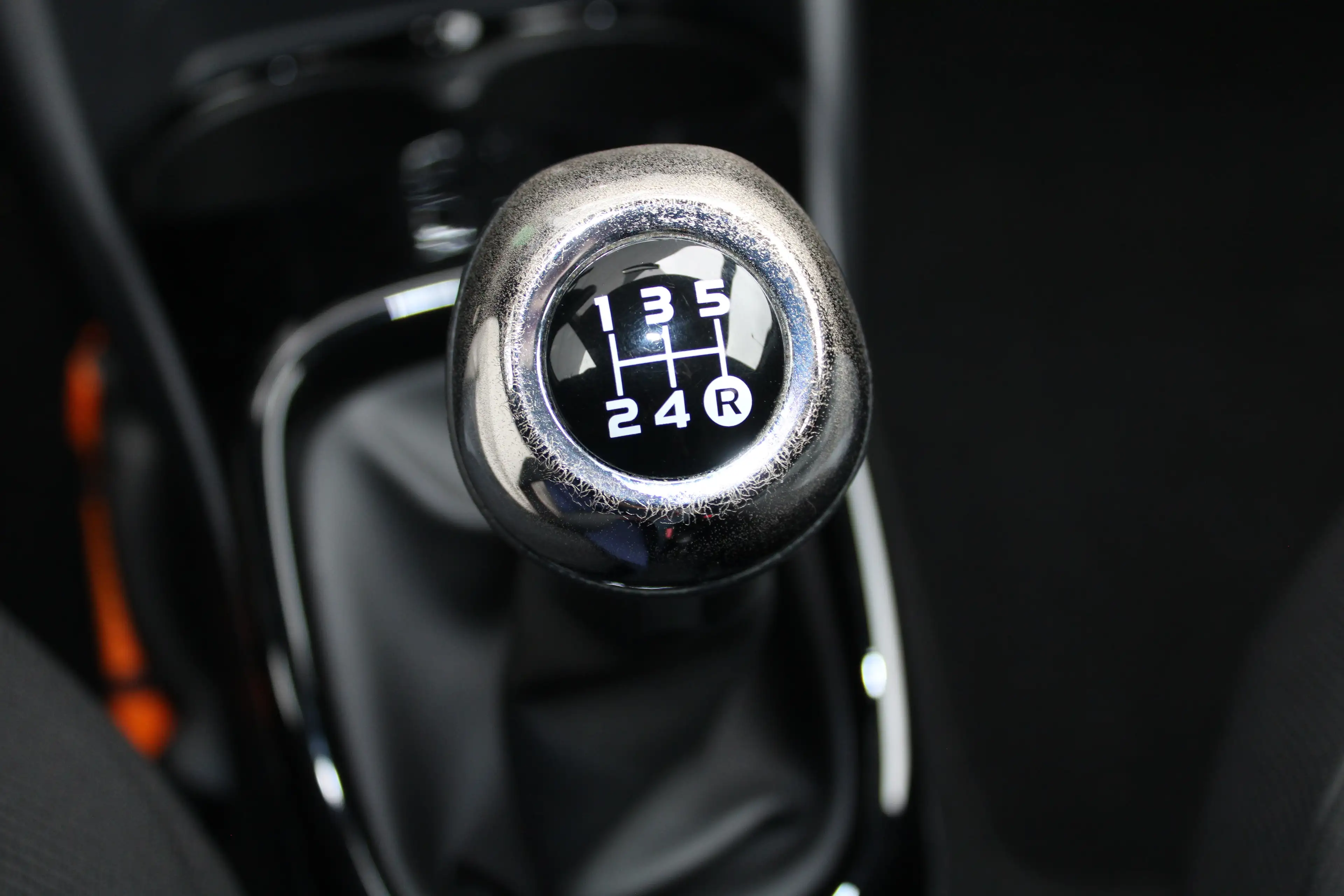 Peugeot 108 1.0 e-VTi Allure | Navi by app | Camera | Climate — photo 32