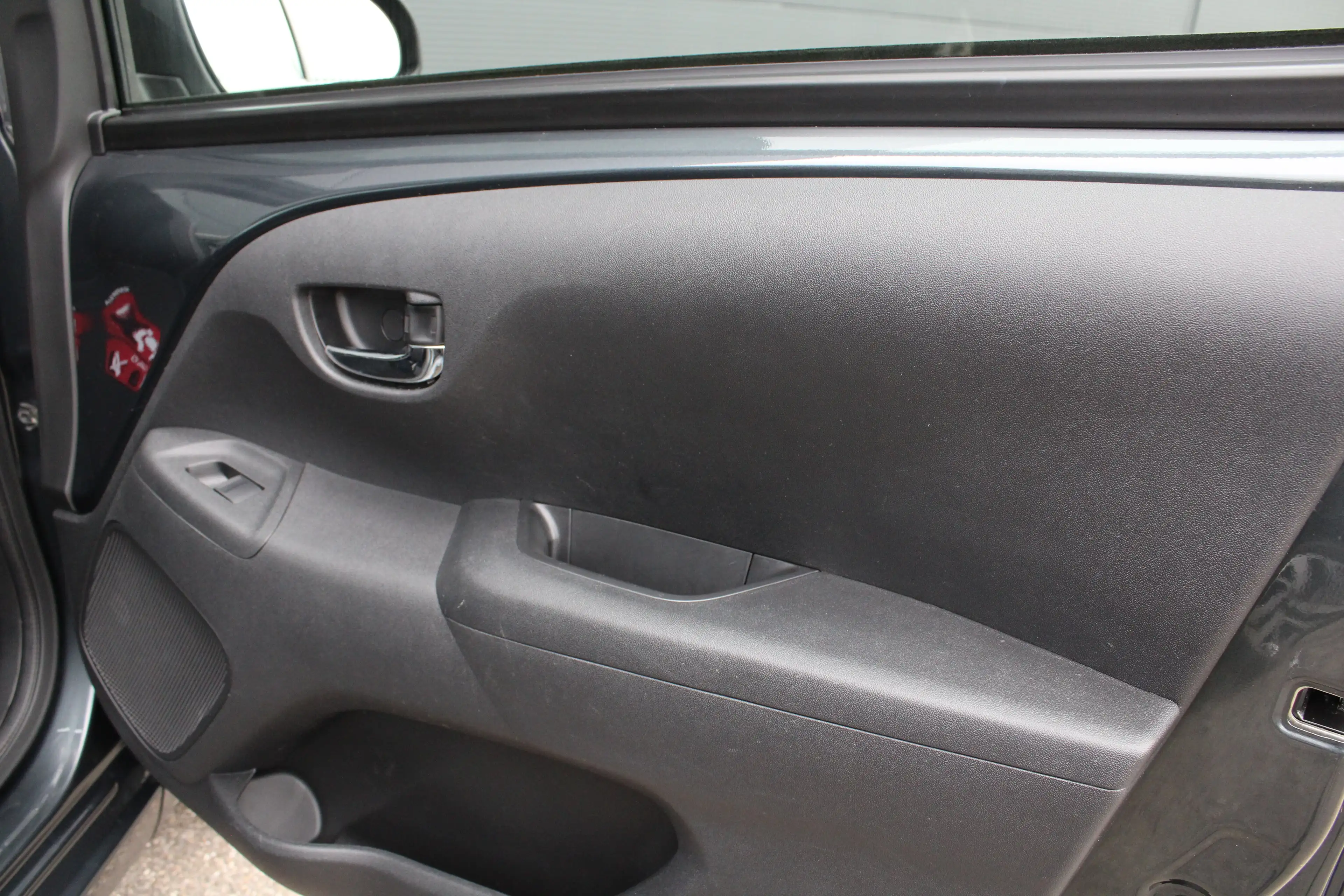 Peugeot 108 1.0 e-VTi Allure | Navi by app | Camera | Climate — photo 6