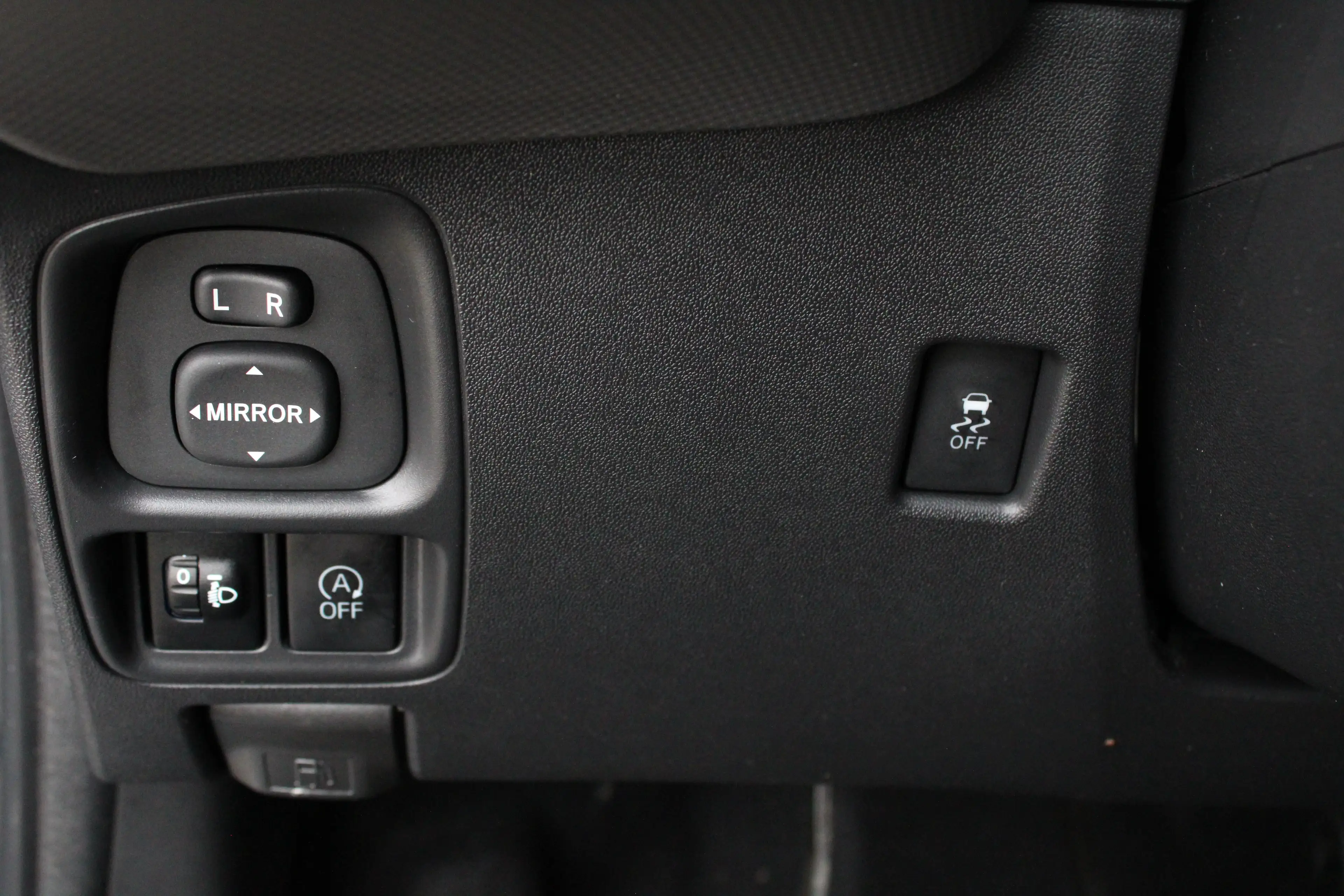 Peugeot 108 1.0 e-VTi Allure | Navi by app | Camera | Climate — photo 20