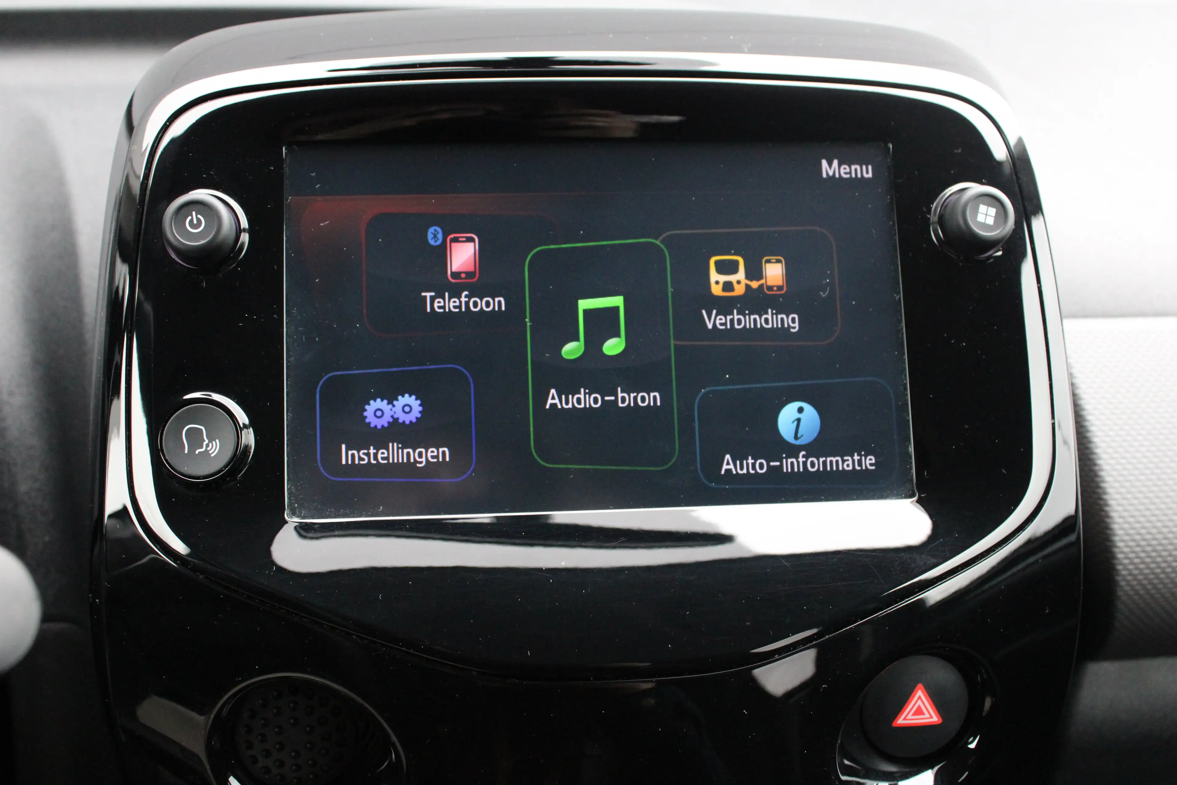 Peugeot 108 1.0 e-VTi Allure | Navi by app | Camera | Climate — photo 27