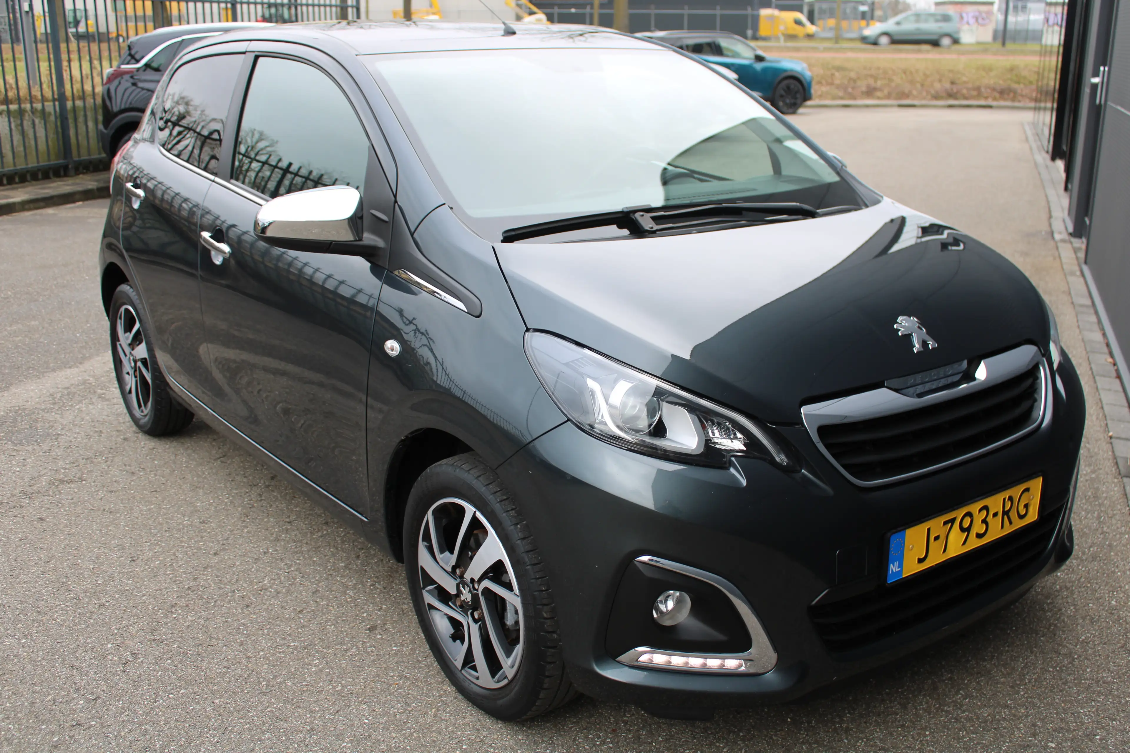 Peugeot 108 1.0 e-VTi Allure | Navi by app | Camera | Climate — photo 8